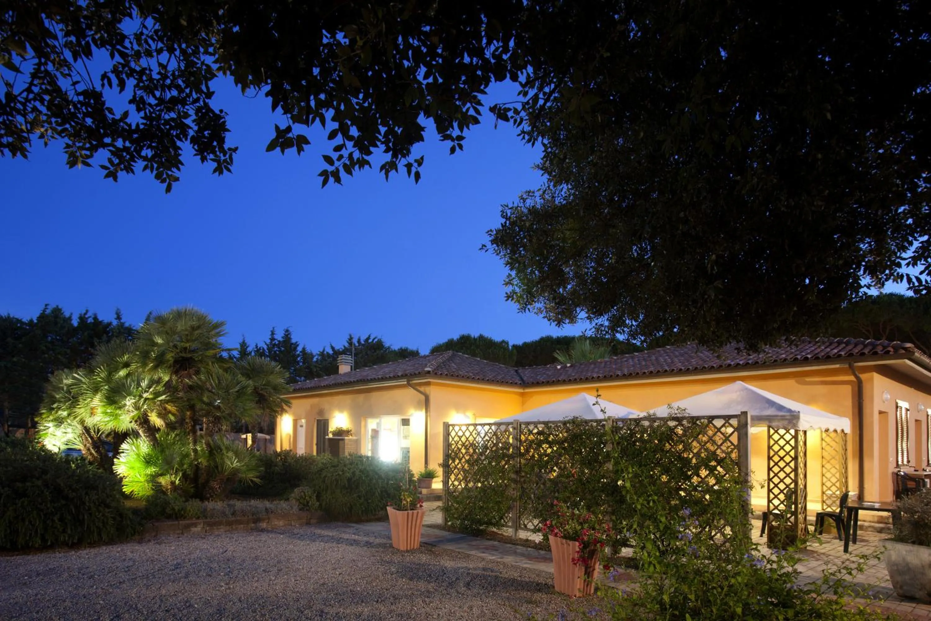 Facade/entrance in Hotel Le Palme