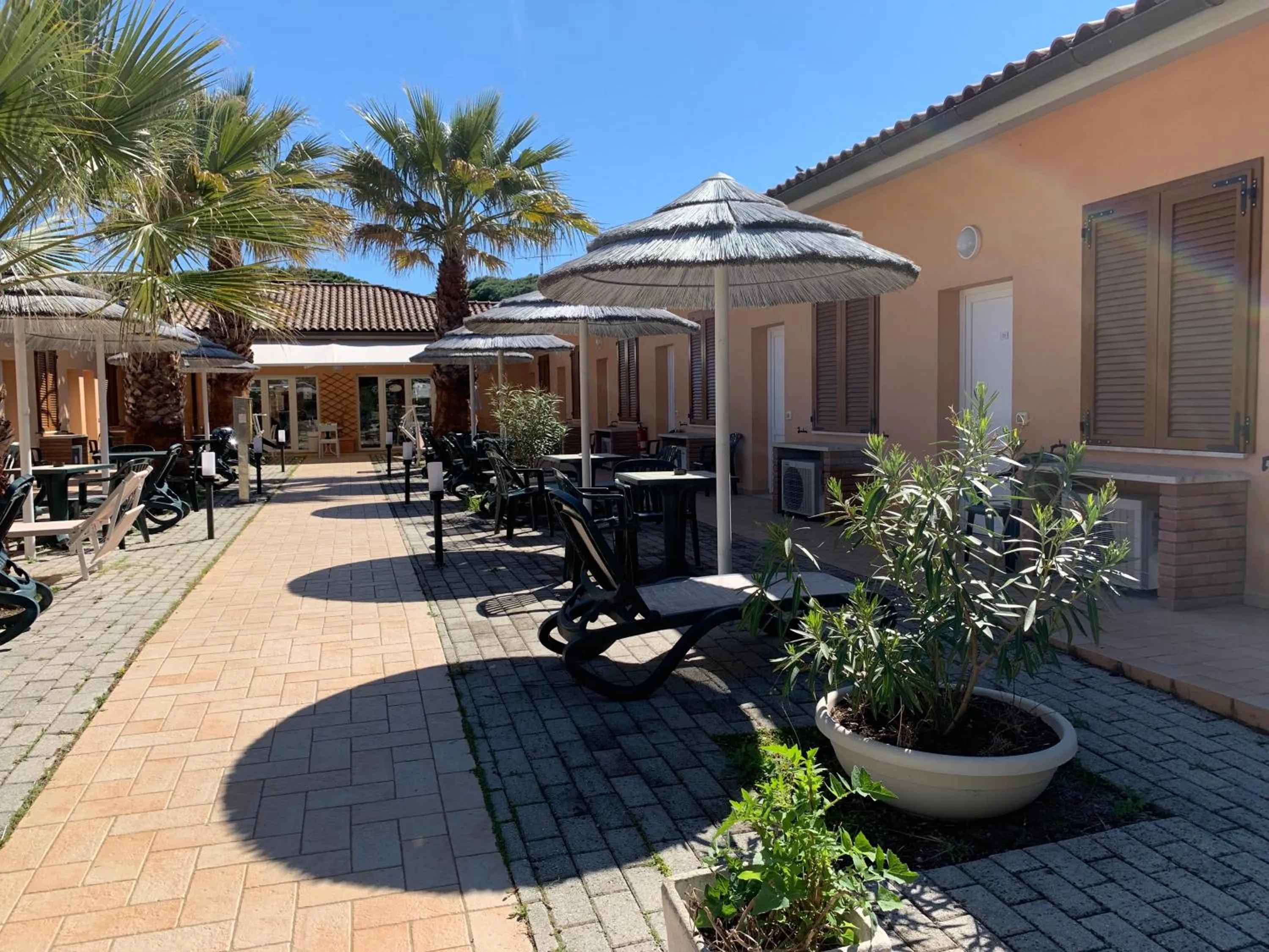 Property building in Hotel Le Palme