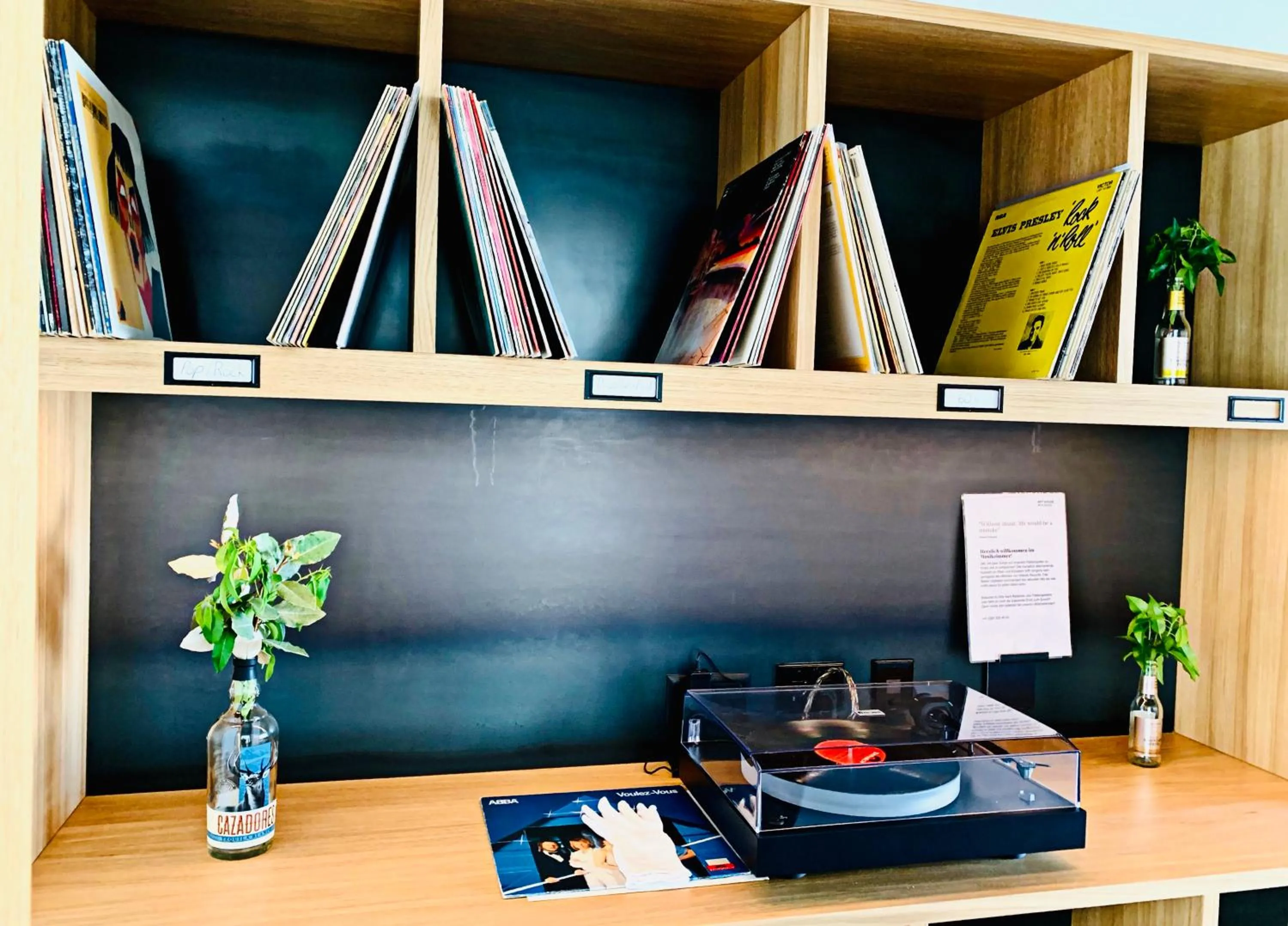 Lounge or bar in ART HOUSE Basel - Member of Design Hotels