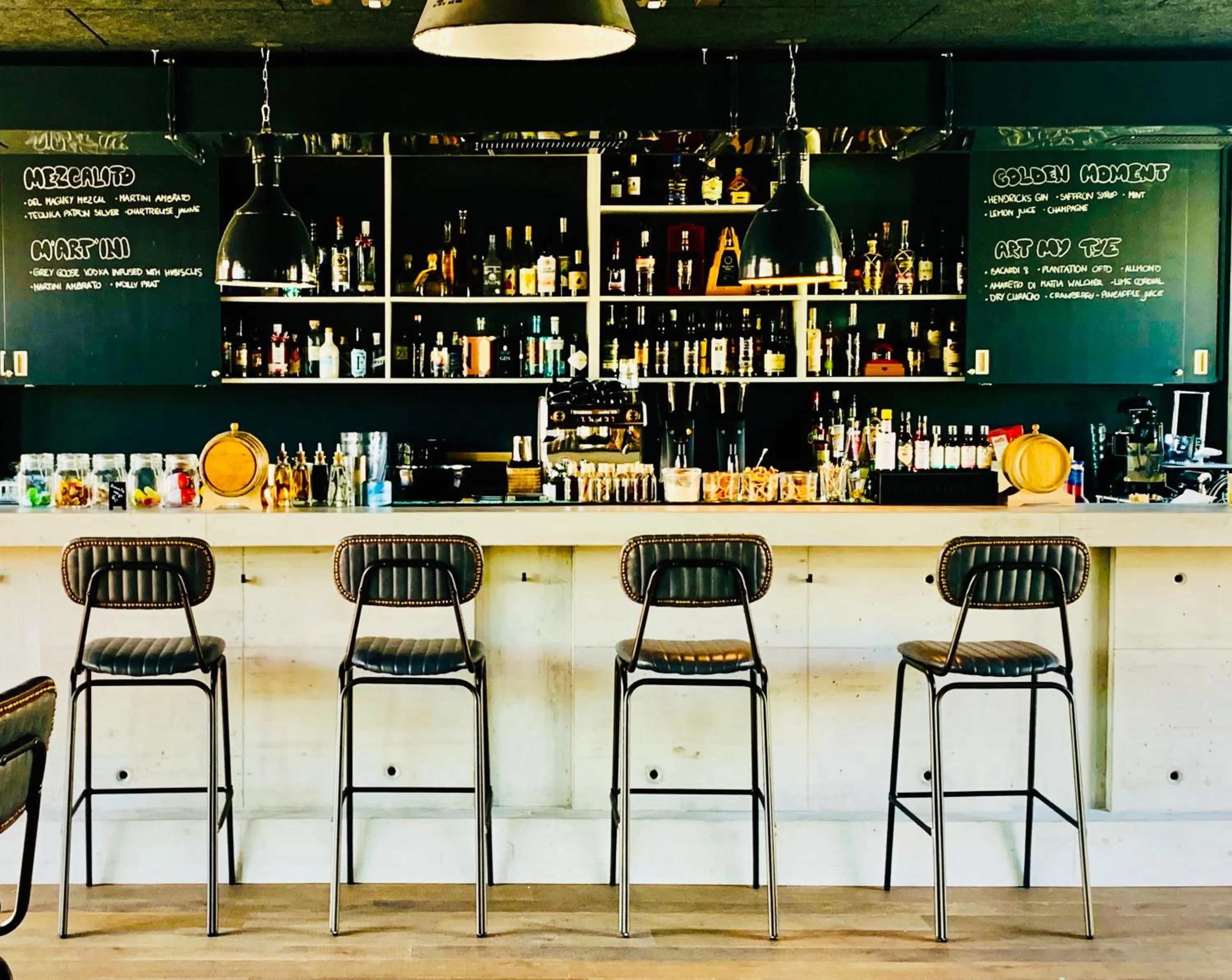 Lounge or bar in ART HOUSE Basel - Member of Design Hotels