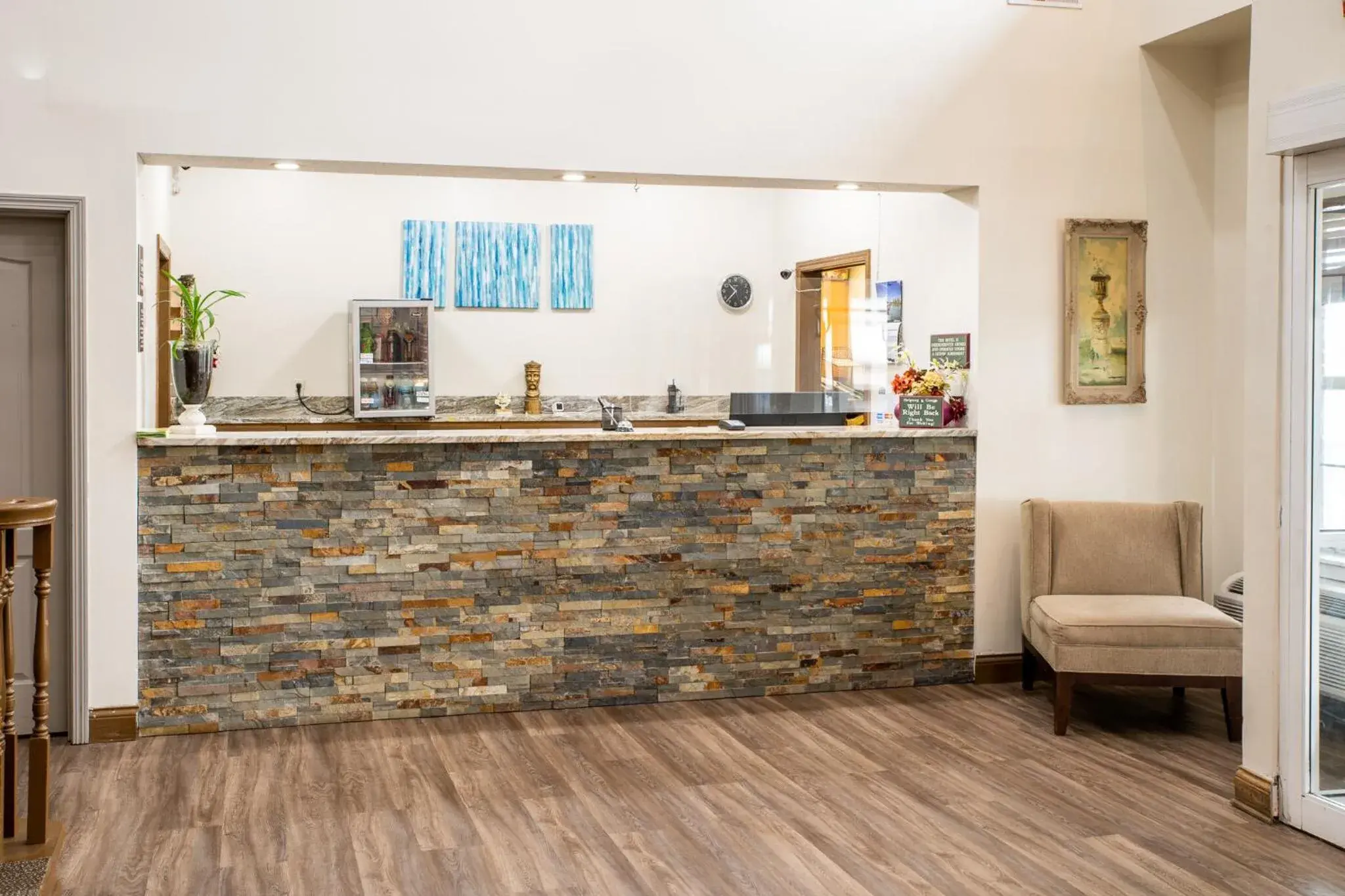 Lobby or reception in BlissPoint Inn & Suites Marion Lobby or reception in BlissPoint Inn & Suites Marion