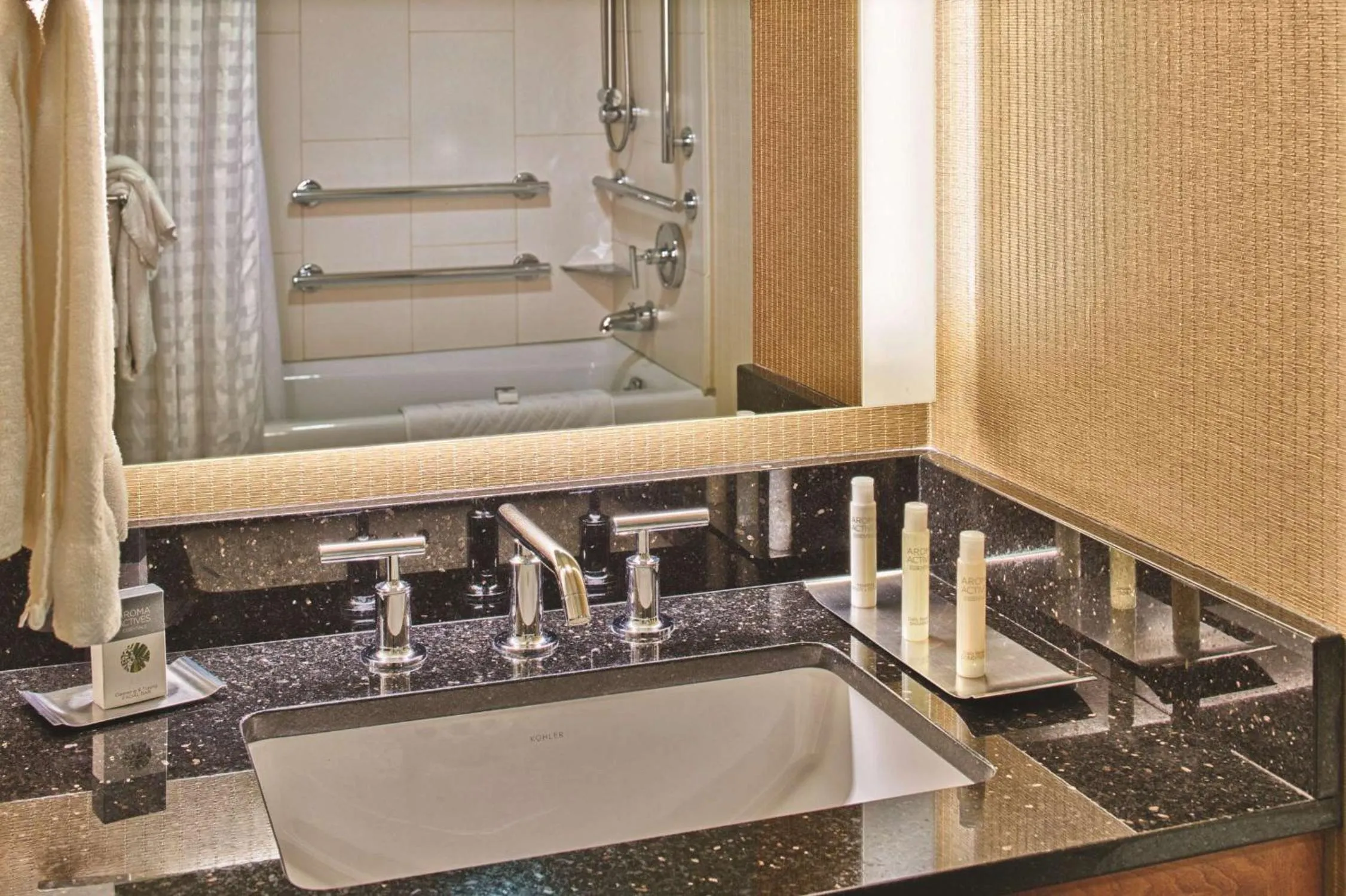 Bathroom in DoubleTree by Hilton Seattle Airport