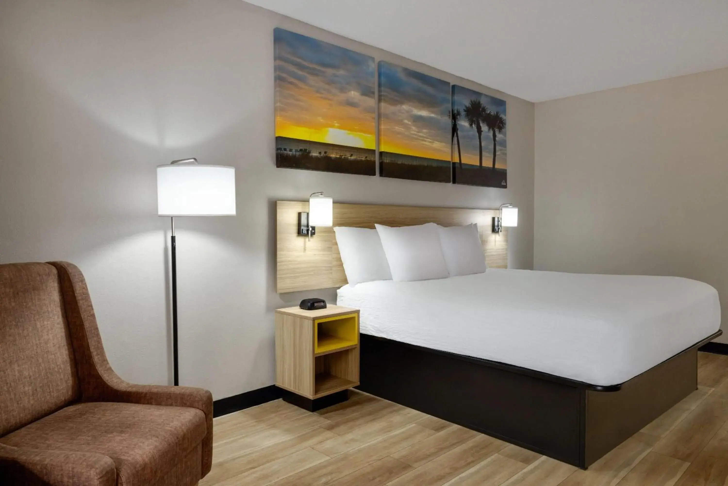 Photo of the whole room, Bed in Days Inn by Wyndham Blythewood North Columbia Photo of the whole room, Bed in Days Inn by Wyndham Blythewood North Columbia