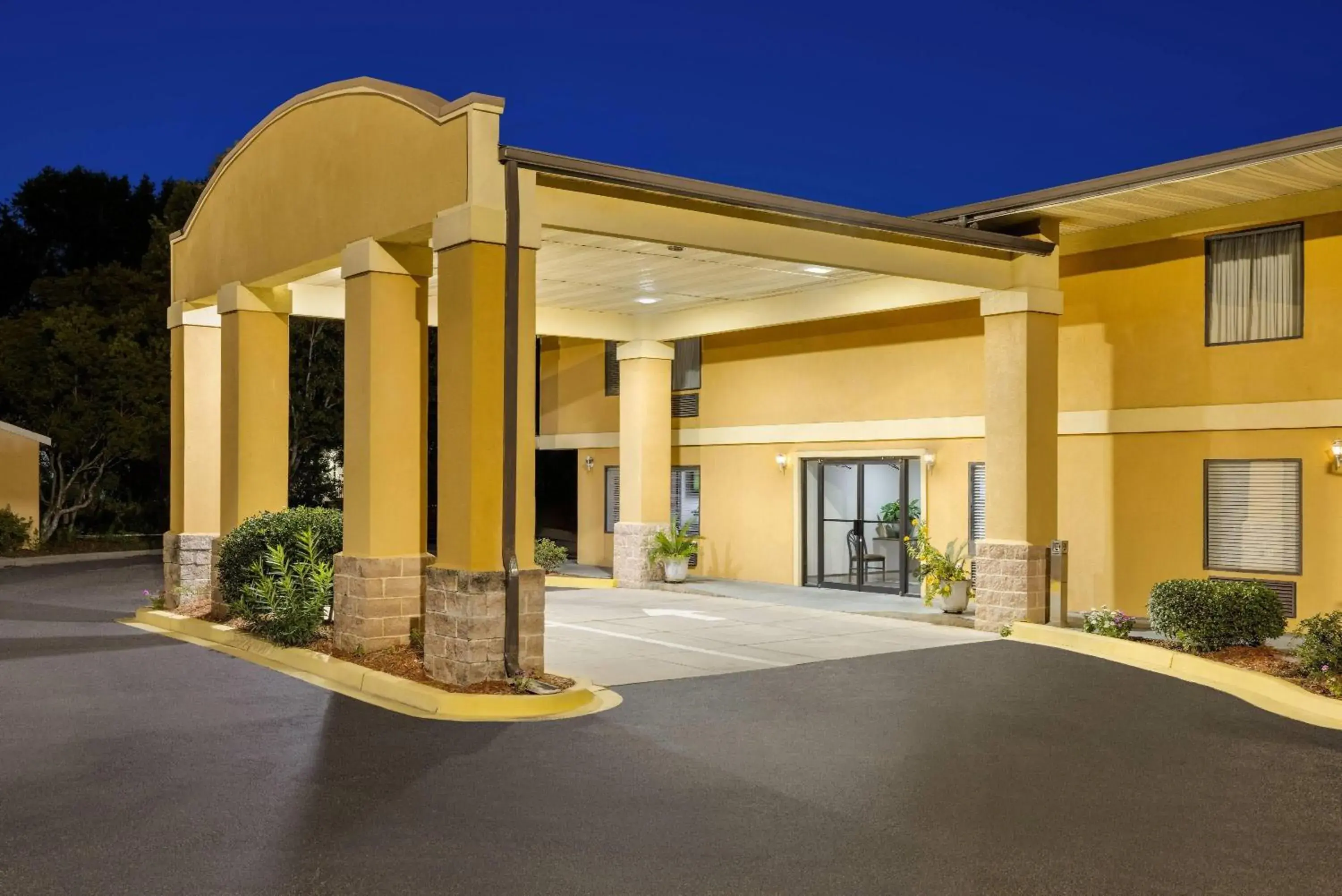 Property building in Days Inn by Wyndham Blythewood North Columbia Property building in Days Inn by Wyndham Blythewood North Columbia