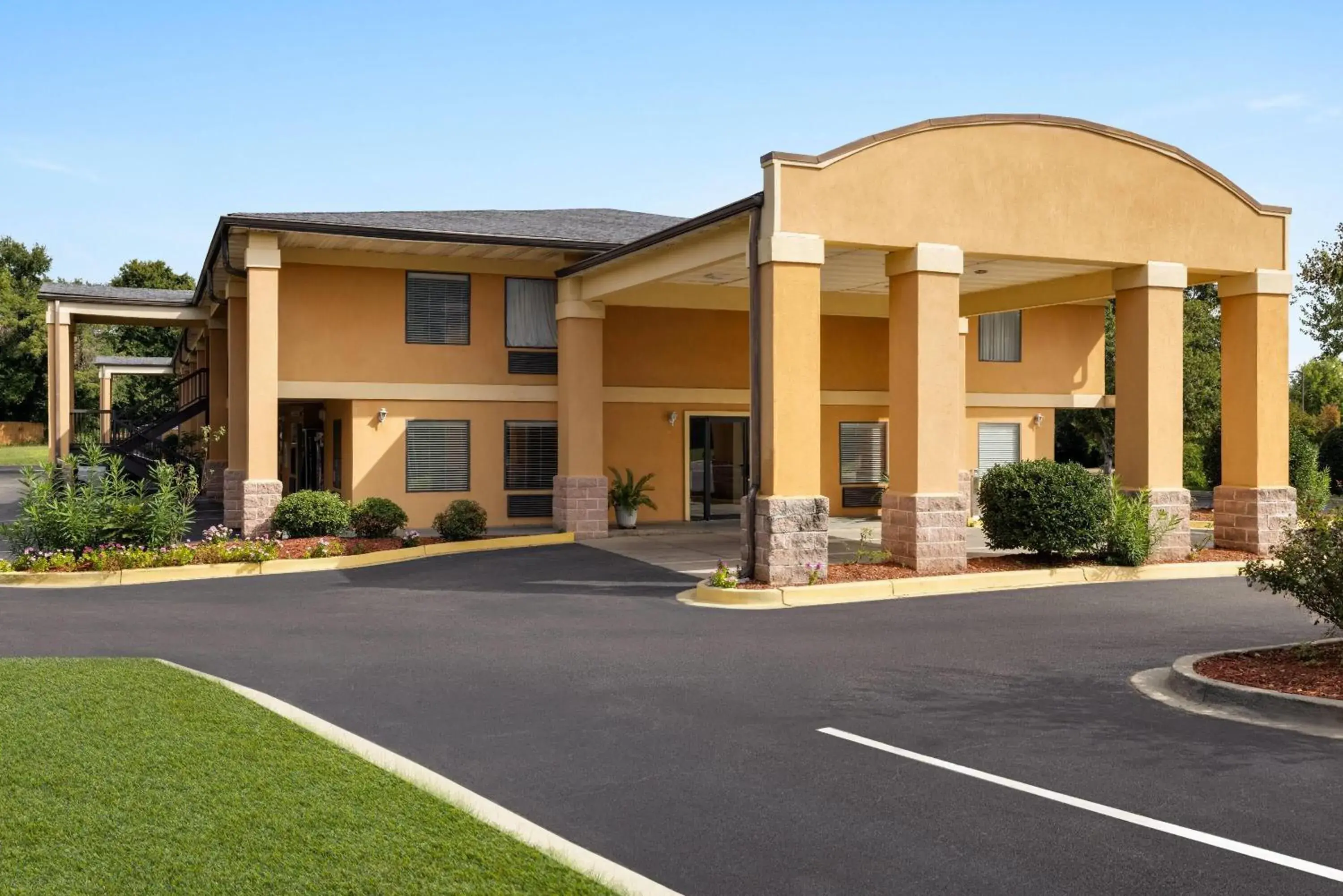 Property building in Days Inn by Wyndham Blythewood North Columbia Property building in Days Inn by Wyndham Blythewood North Columbia