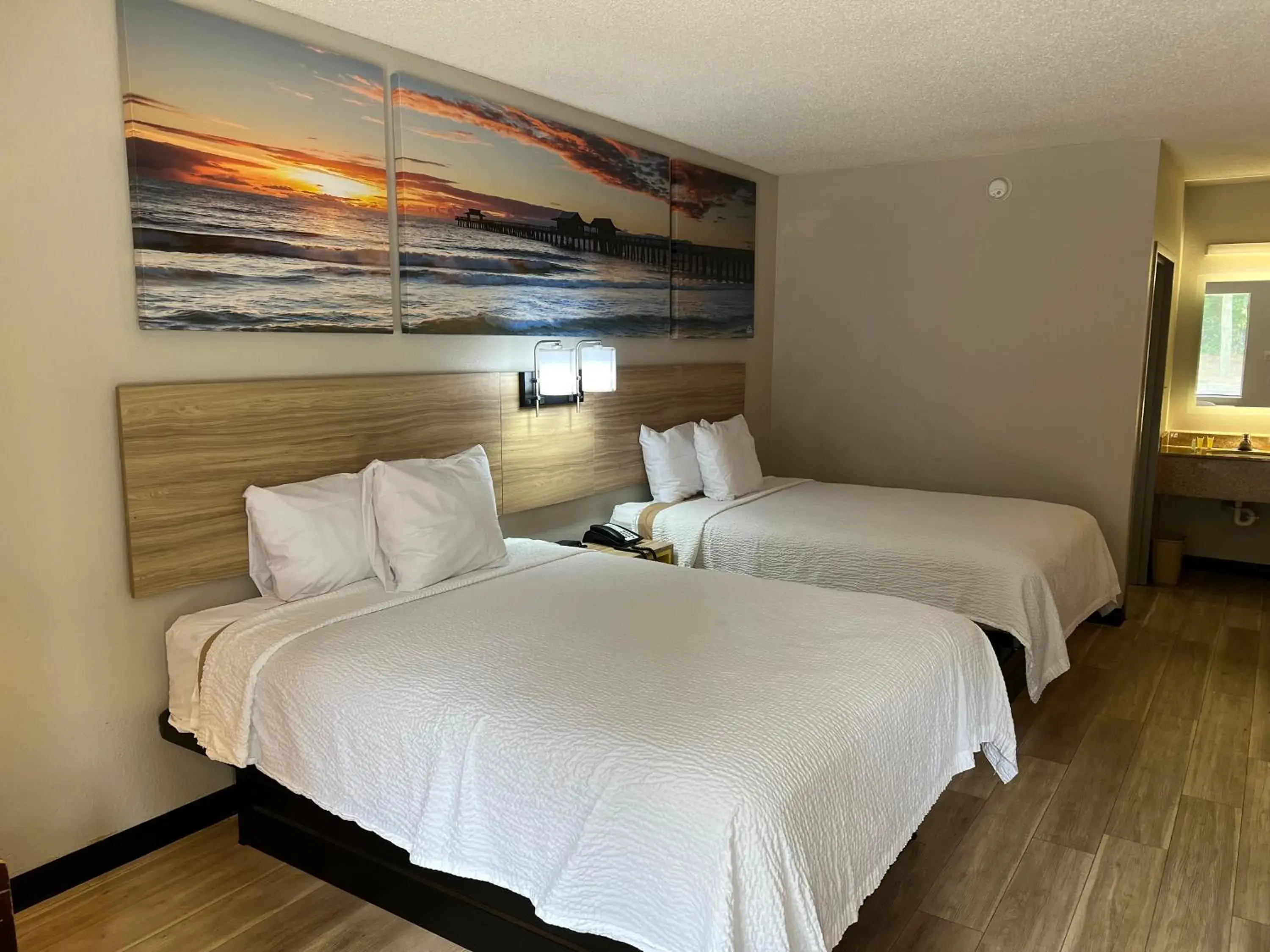 Seating area, Bed in Days Inn by Wyndham Blythewood North Columbia Seating area, Bed in Days Inn by Wyndham Blythewood North Columbia