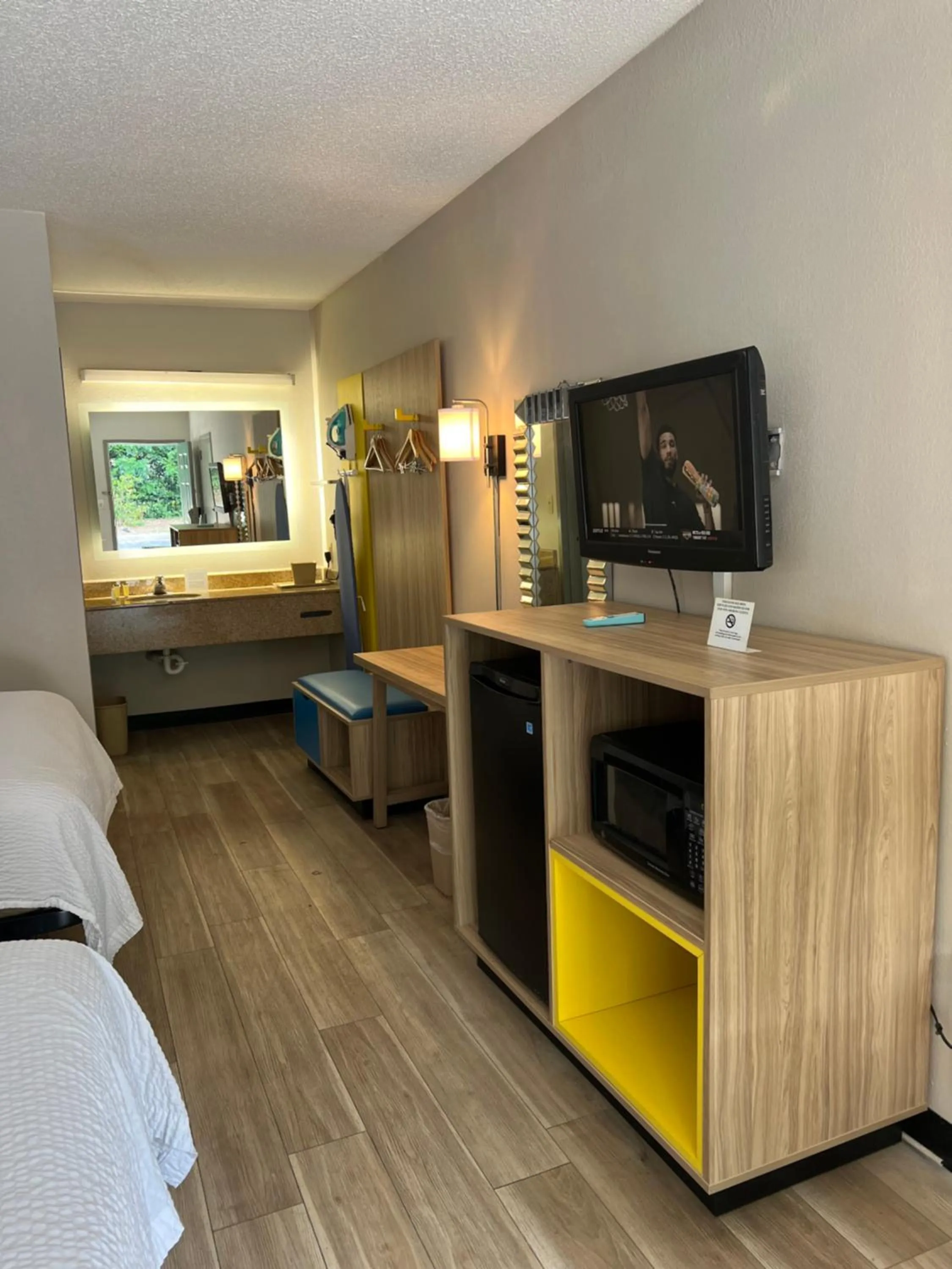 Bed in Days Inn by Wyndham Blythewood North Columbia