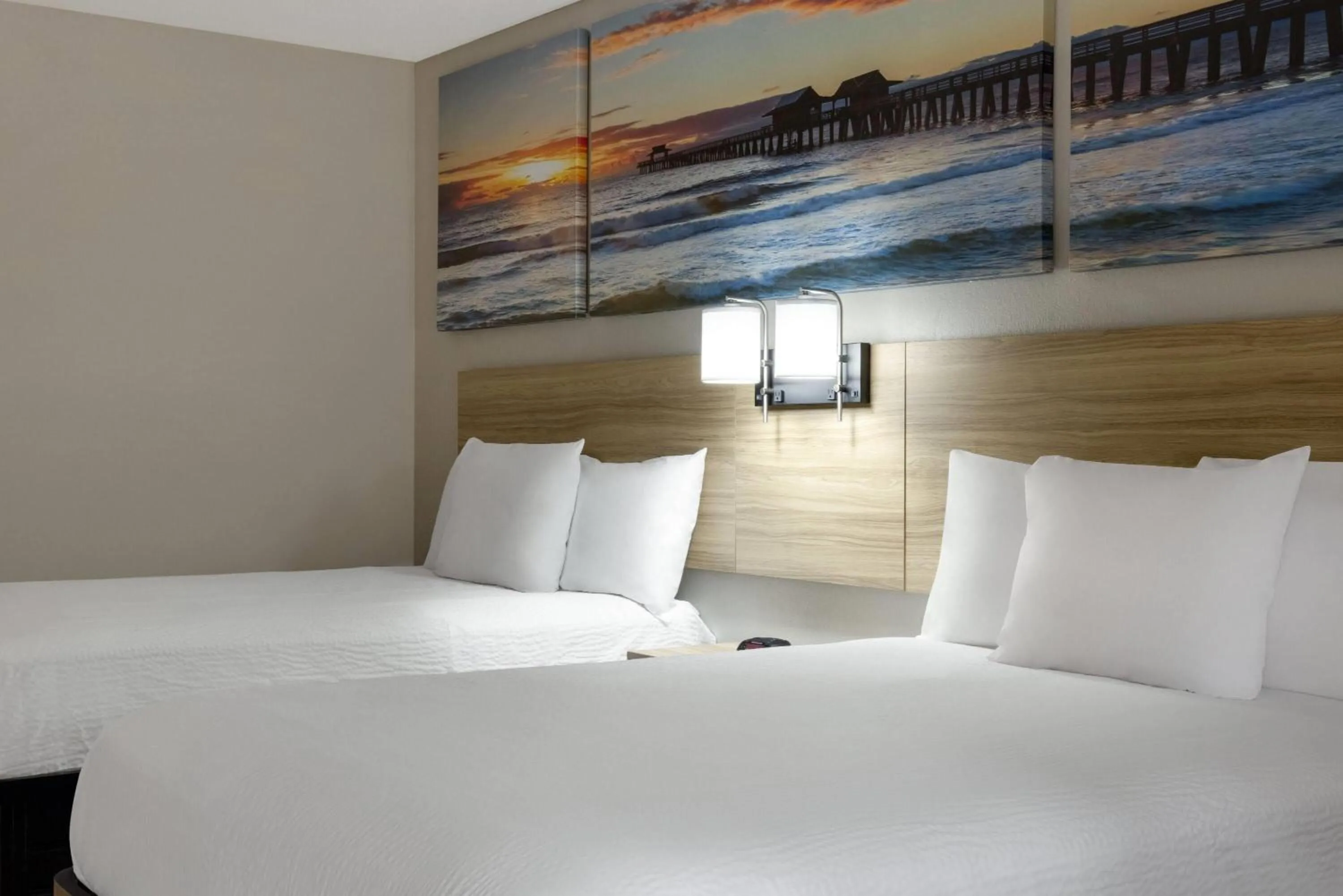 Photo of the whole room, Bed in Days Inn by Wyndham Blythewood North Columbia