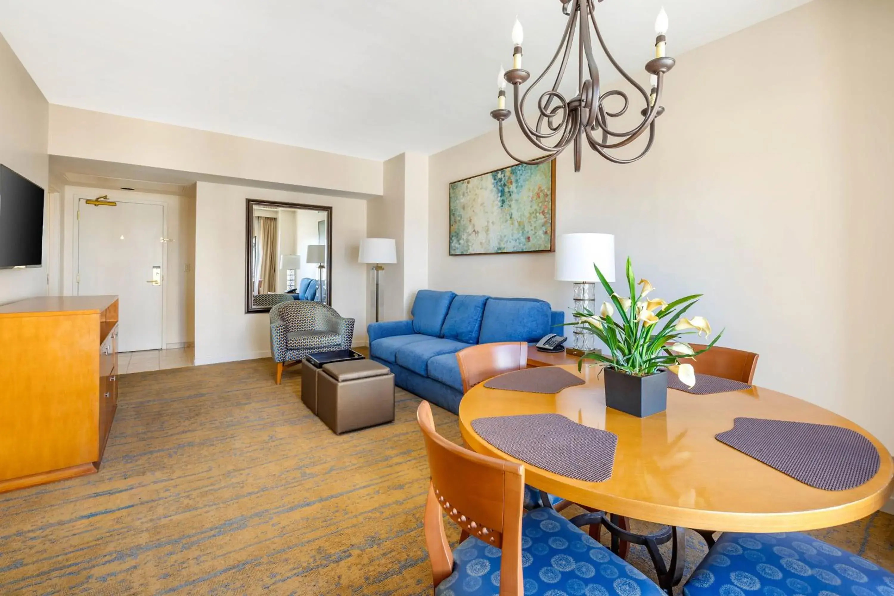 1 BEDROOM 1 KING DELUXE SUITE WITH SOFABED in Hilton Vacation Club Polo Towers Las Vegas 1 BEDROOM 1 KING DELUXE SUITE WITH SOFABED in Hilton Vacation Club Polo Towers Las Vegas