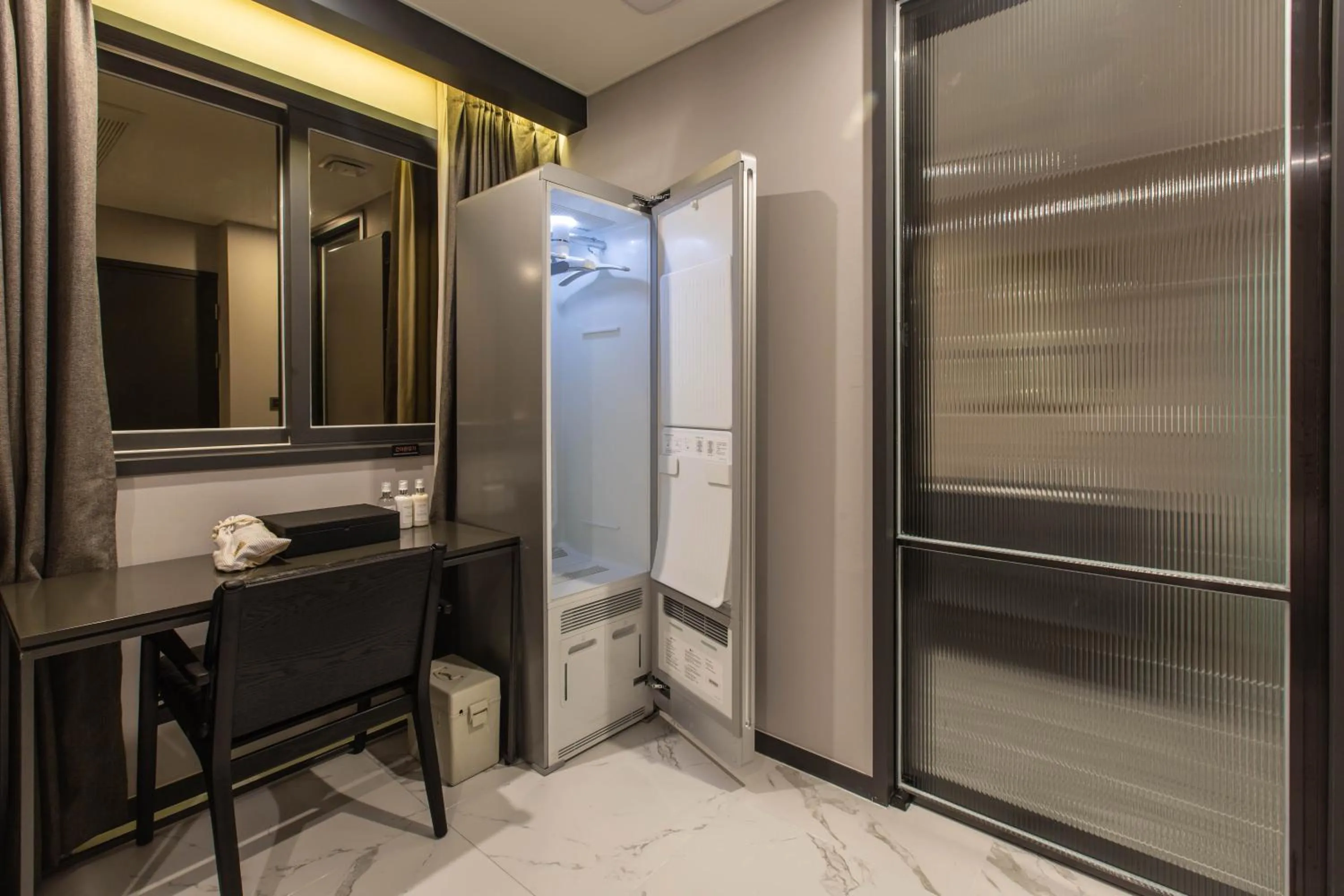 Brown Dot Gijang Yeonhwari