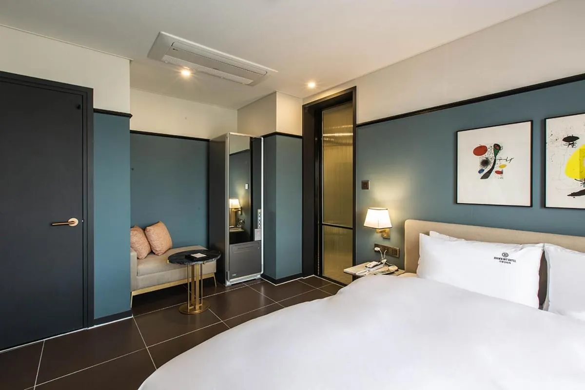 Bed in Brown Dot Gijang Yeonhwari