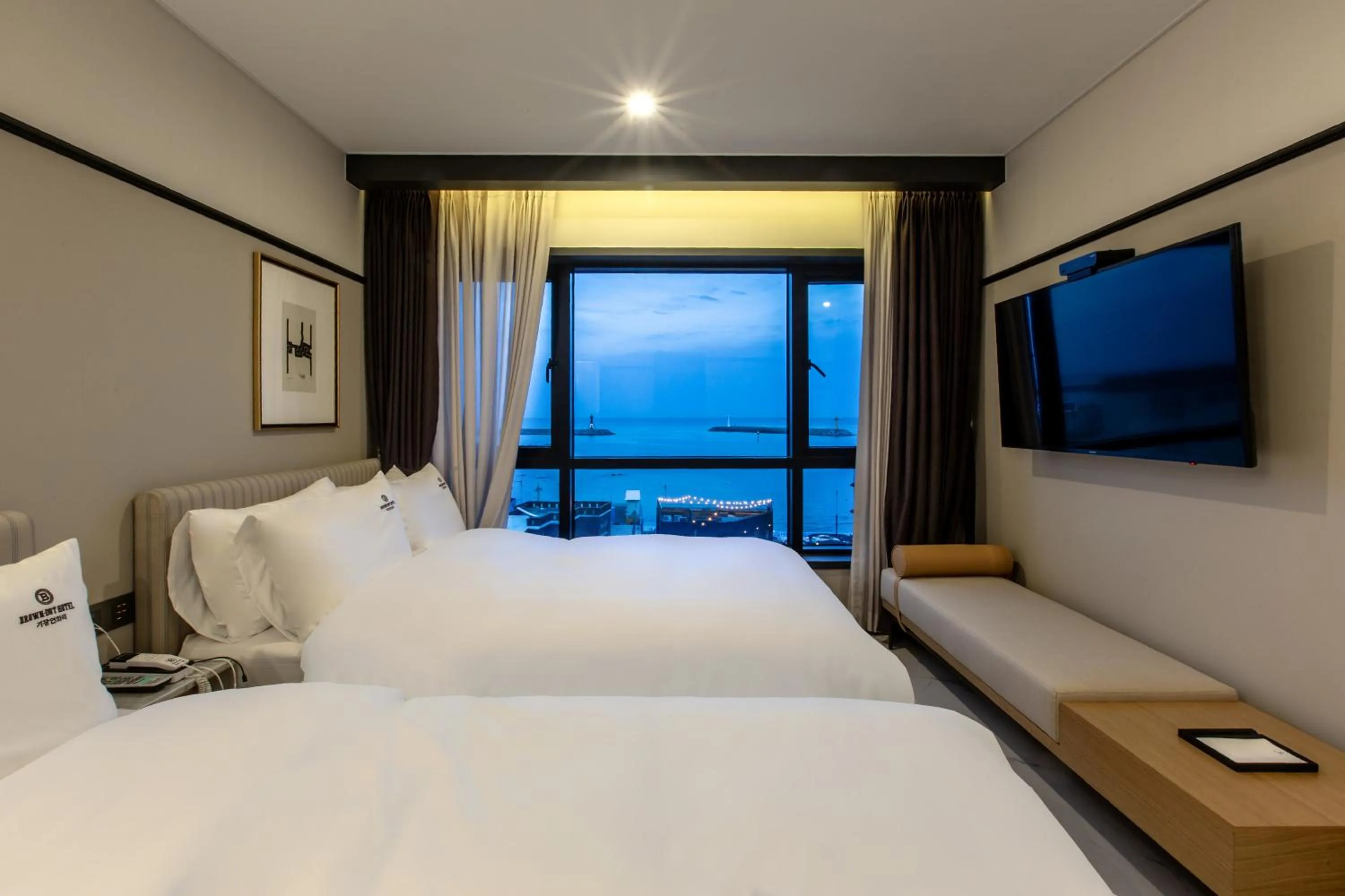 Bed in Brown Dot Gijang Yeonhwari