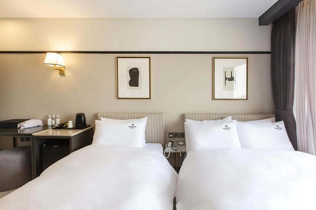 Bed in Brown Dot Gijang Yeonhwari