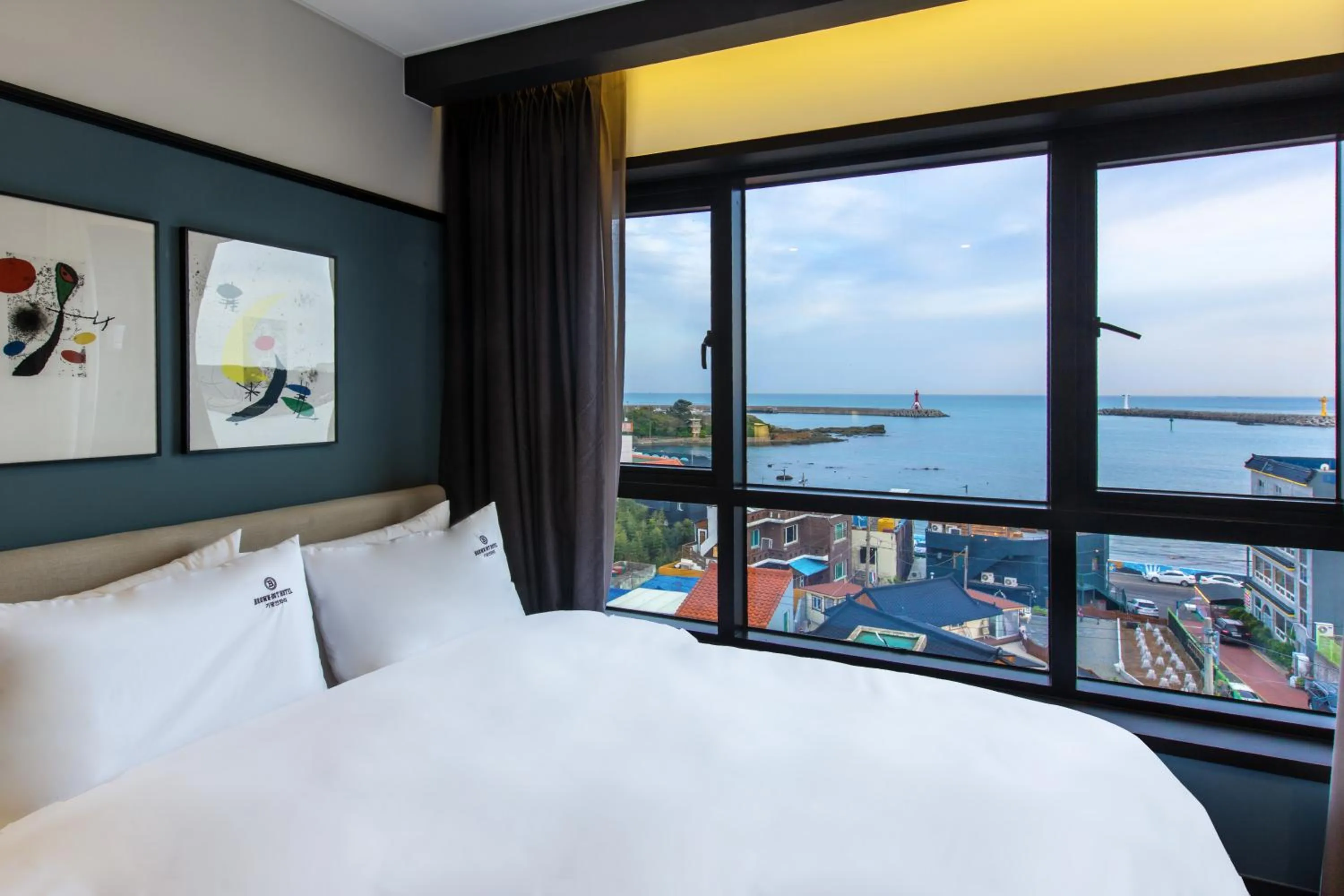 Bed in Brown Dot Gijang Yeonhwari