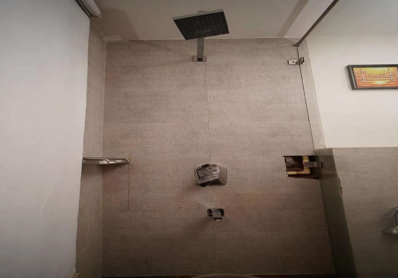Shower in HOTEL AMORA - Rajnandgaon