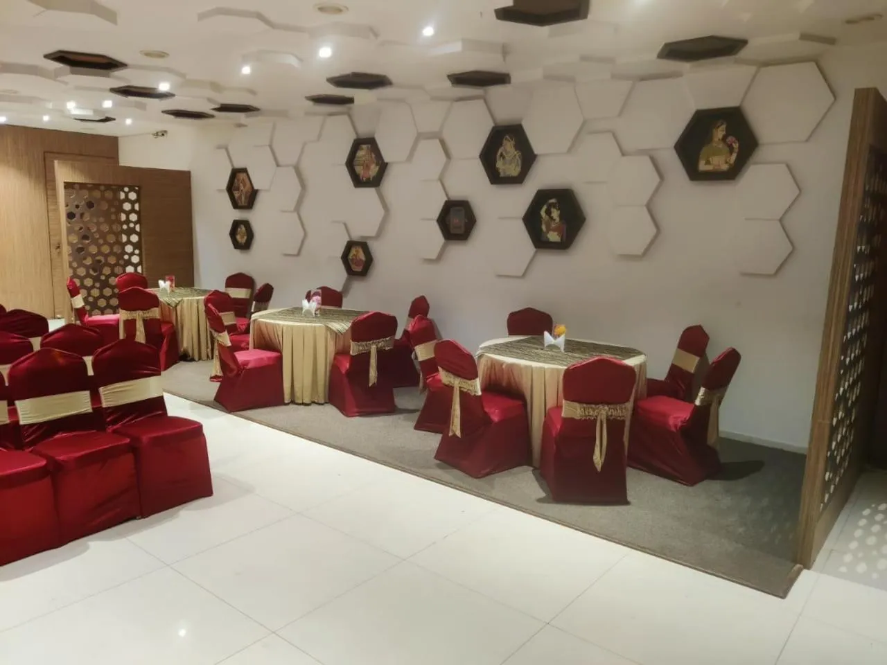 Banquet/Function facilities in HOTEL AMORA - Rajnandgaon