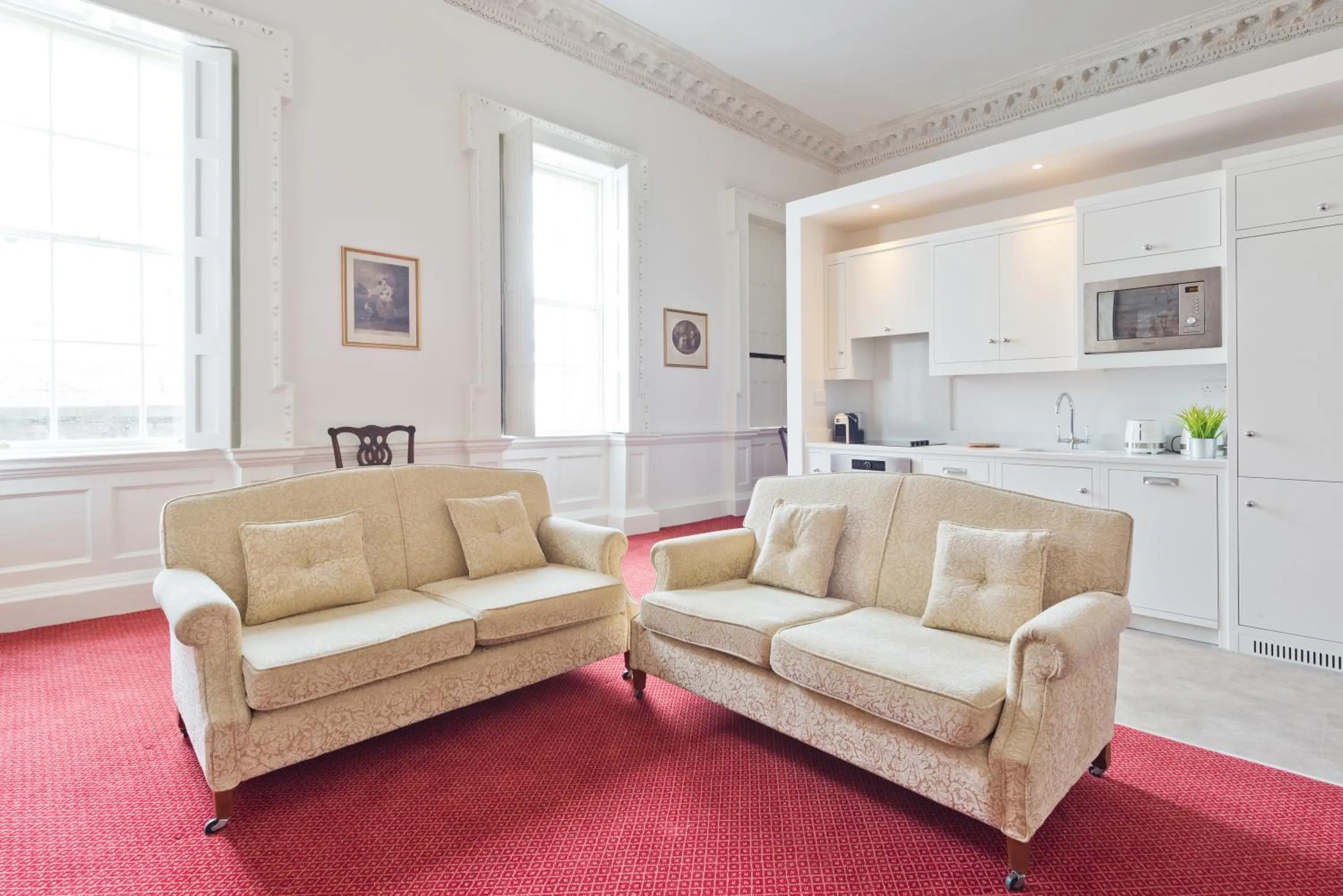 Henrietta Suites City Centre