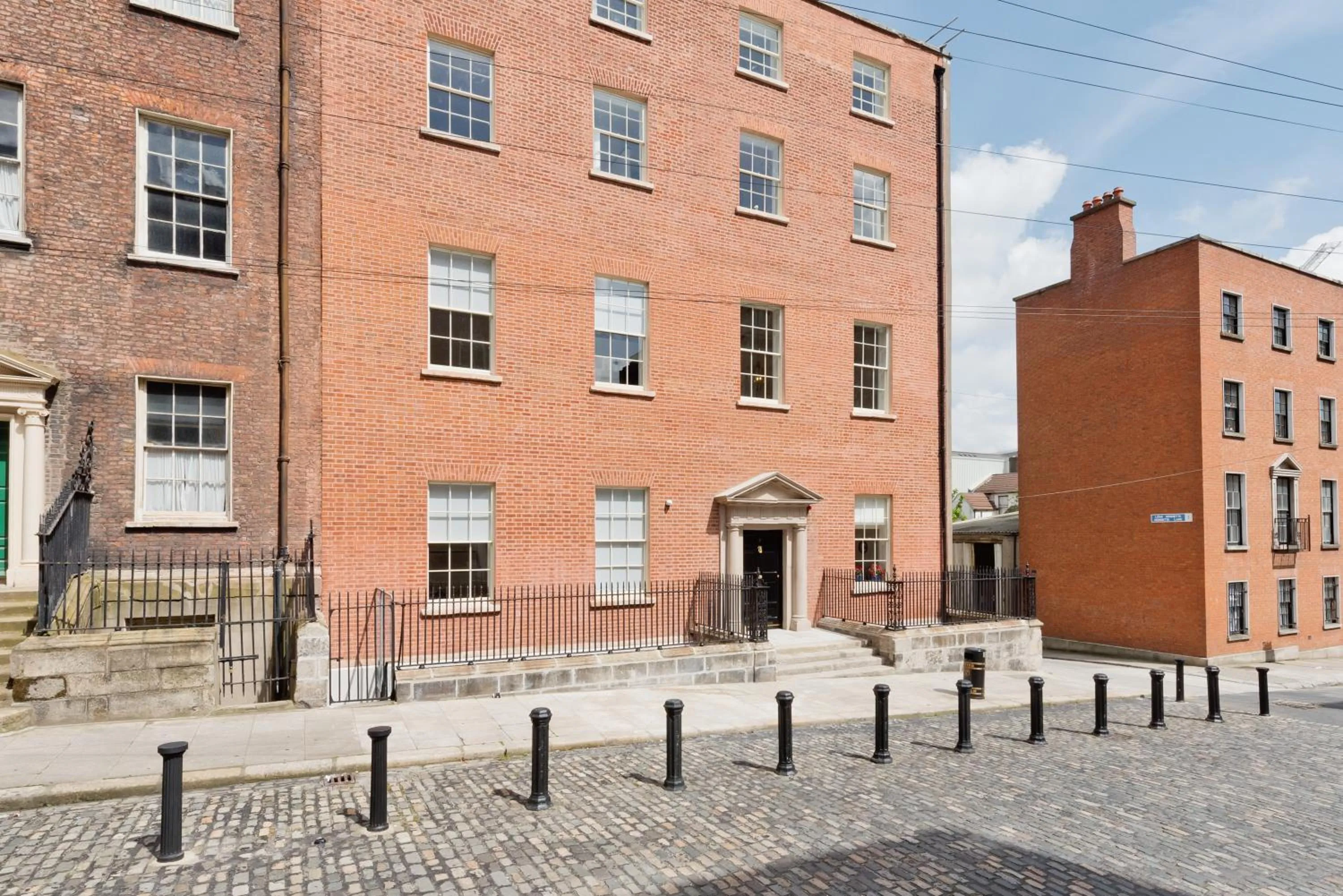 Property building in Henrietta Suites City Centre