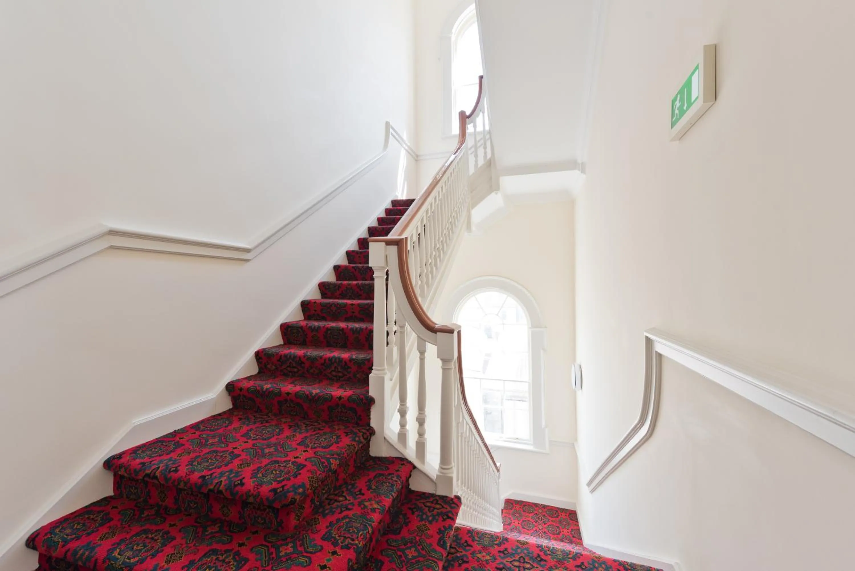 Henrietta Suites City Centre