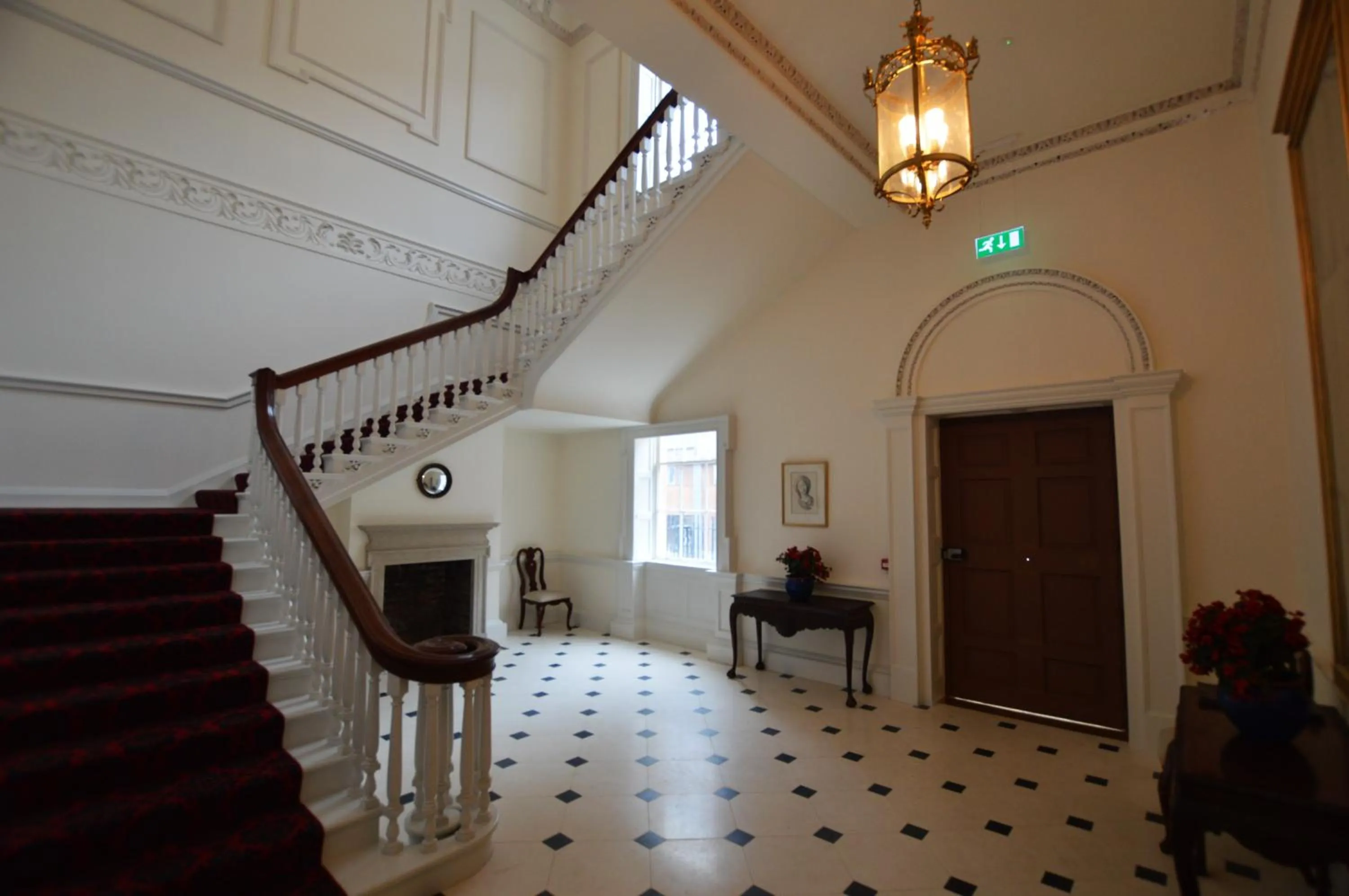 Lobby or reception in Henrietta Suites City Centre