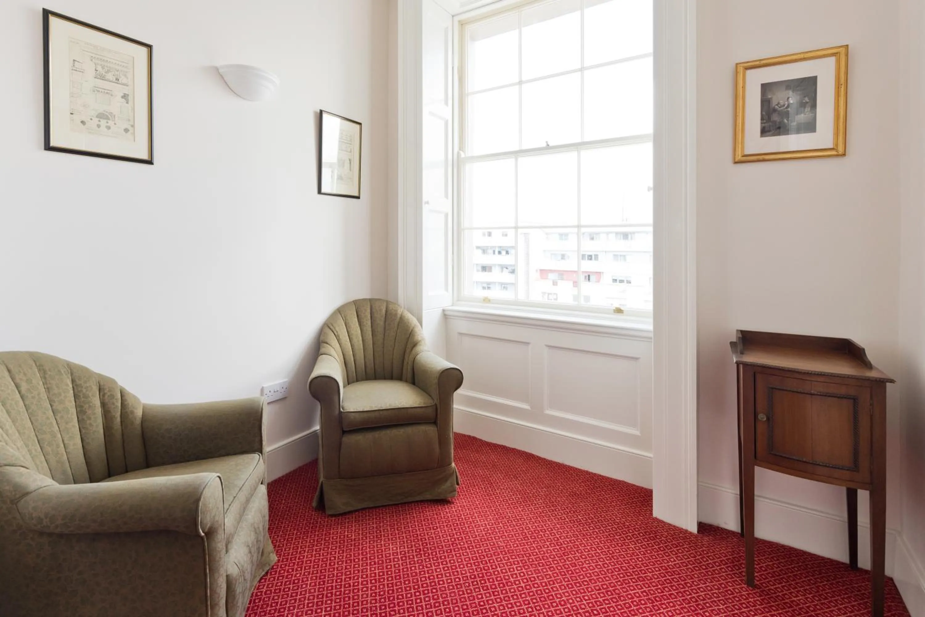 Henrietta Suites City Centre