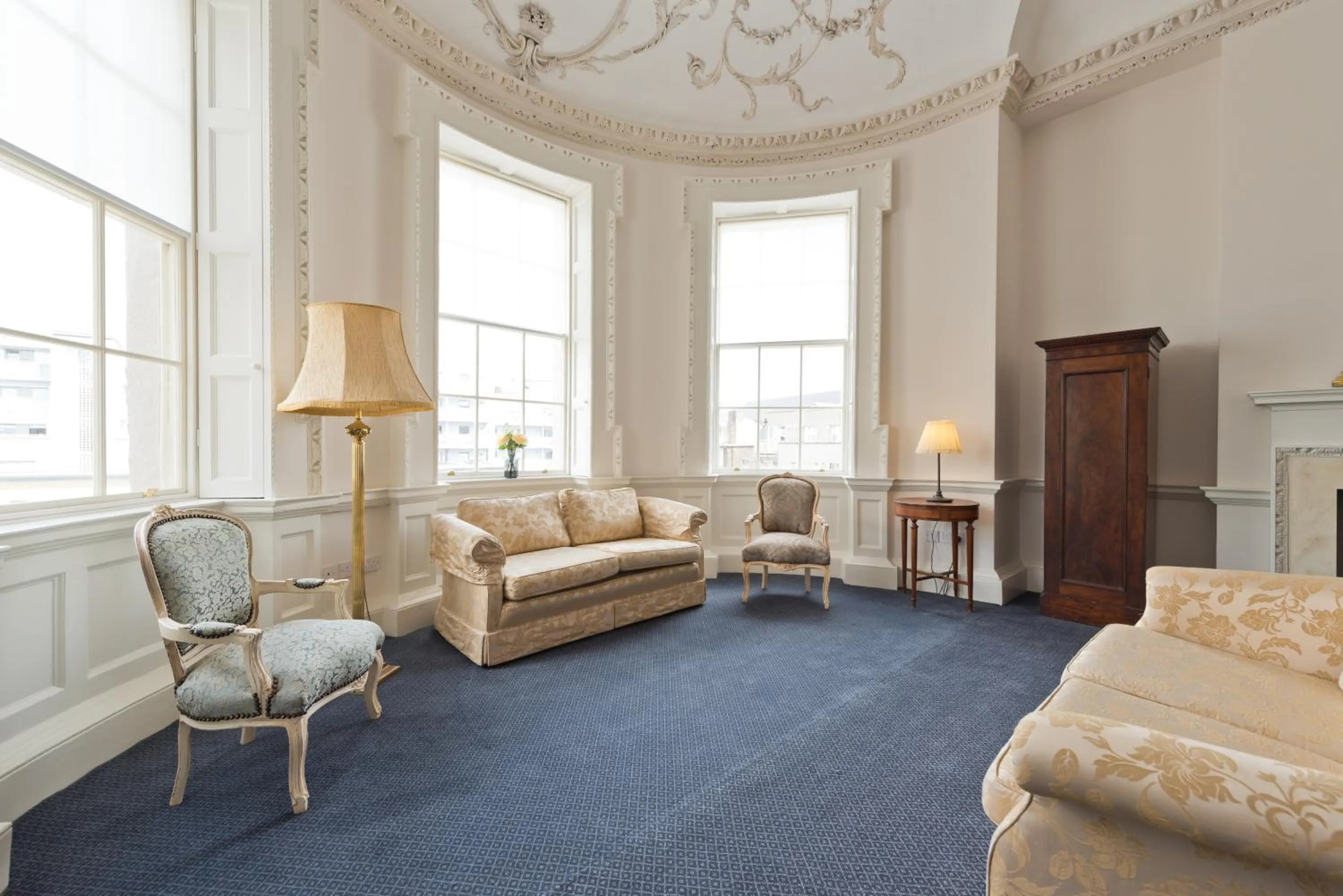 Henrietta Suites City Centre