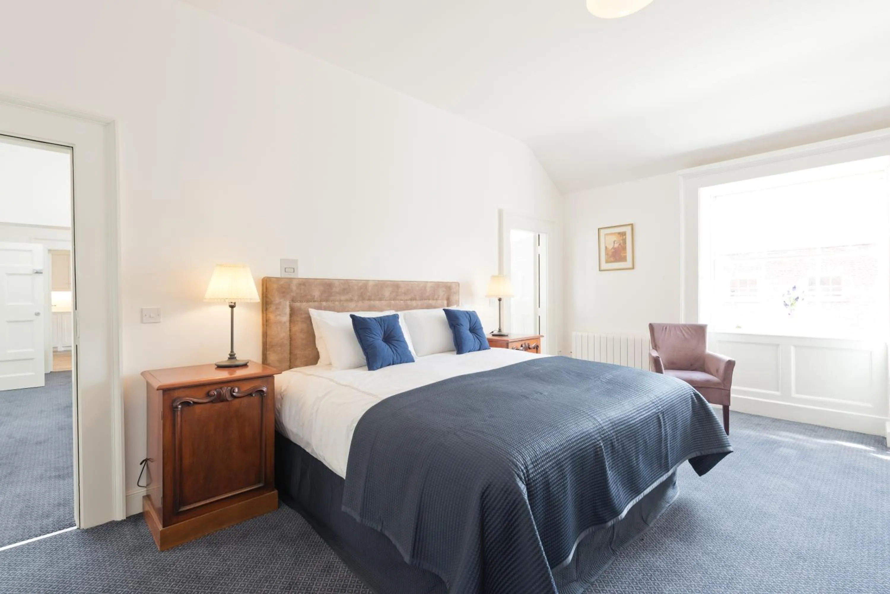 Bed in Henrietta Suites City Centre