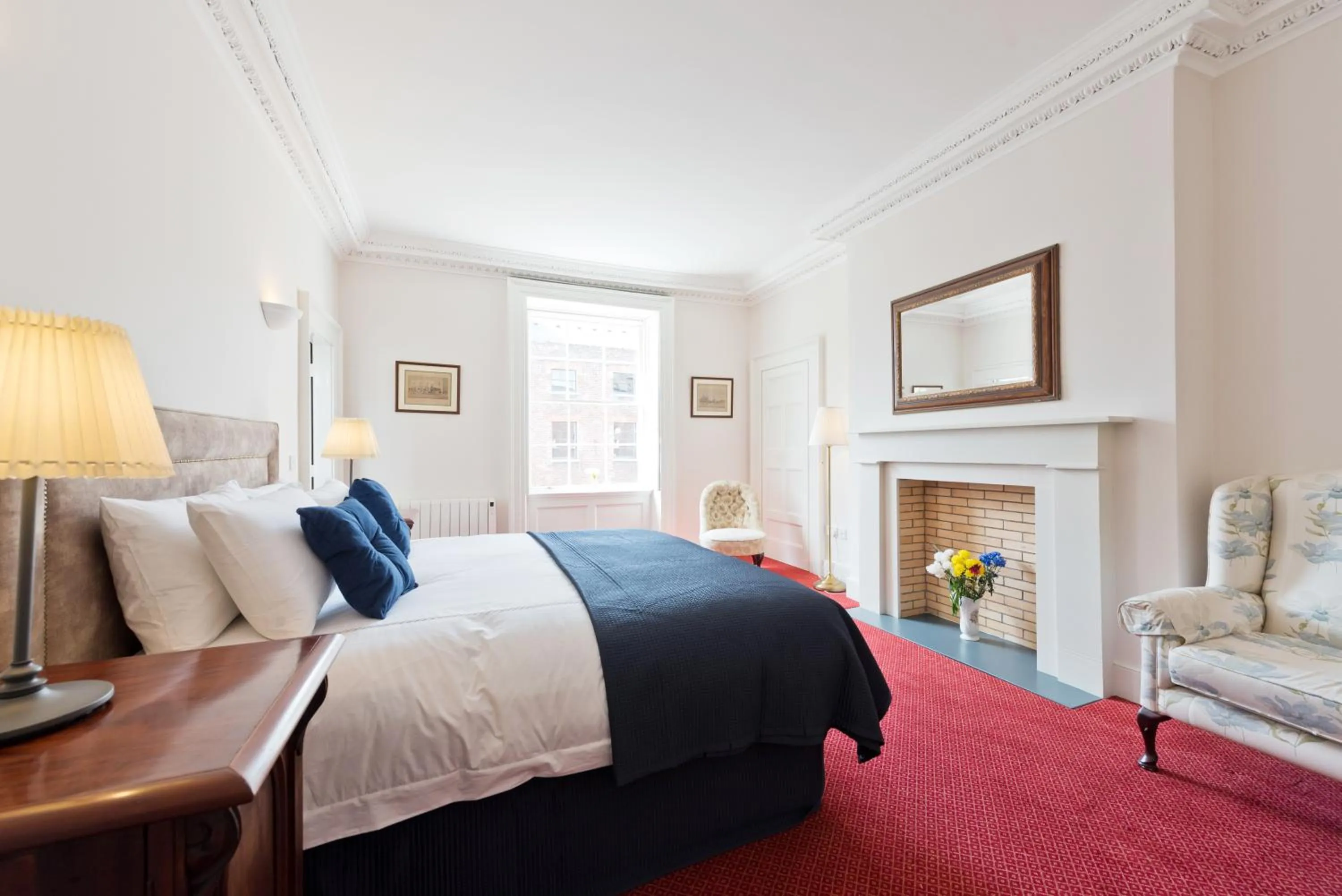 Bed in Henrietta Suites City Centre