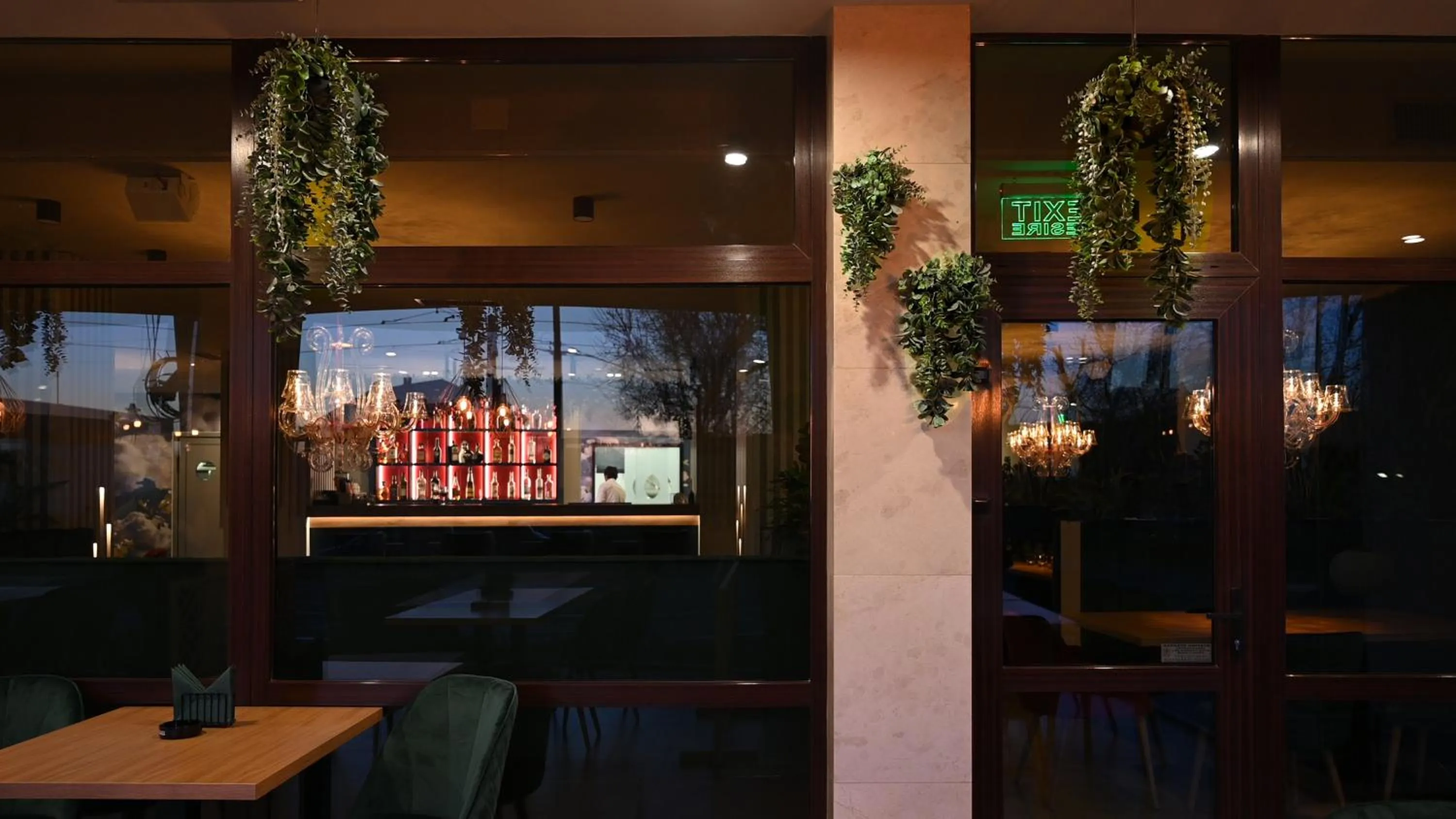 Restaurant/places to eat in Hotel Xemar