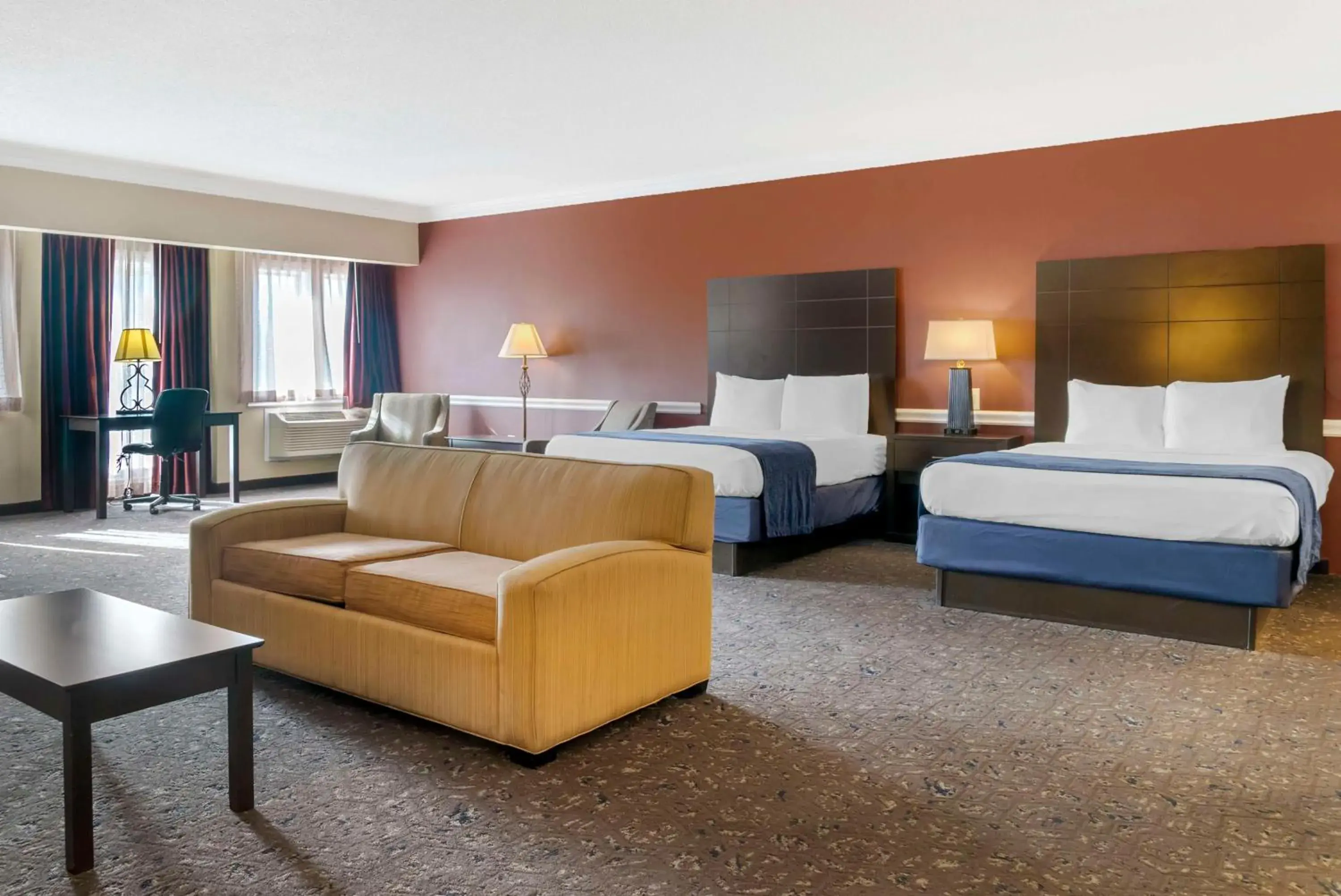 Bedroom, Bed in Best Western Greenfield Inn Bedroom, Bed in Best Western Greenfield Inn