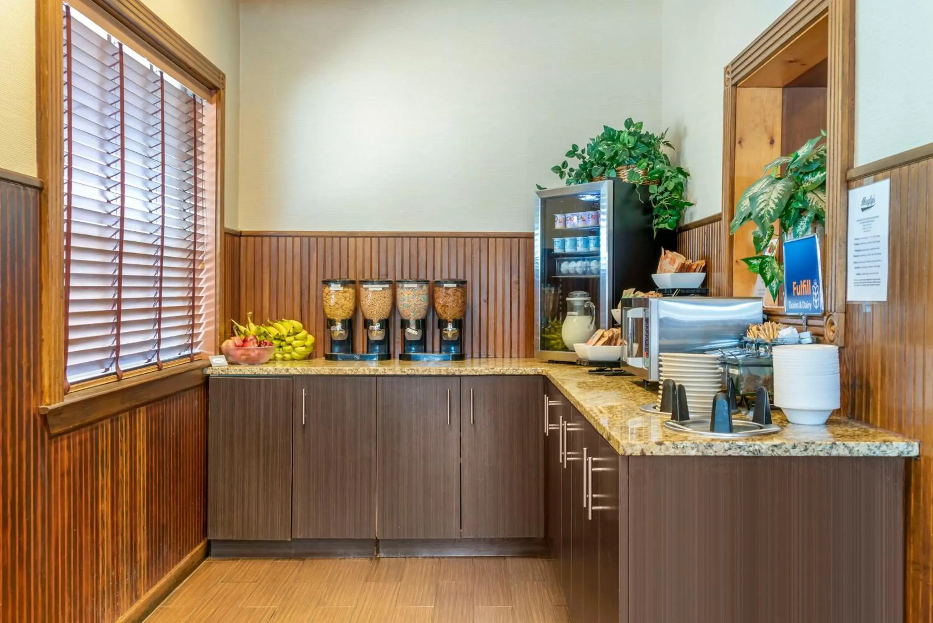 Breakfast in Best Western Greenfield Inn Breakfast in Best Western Greenfield Inn