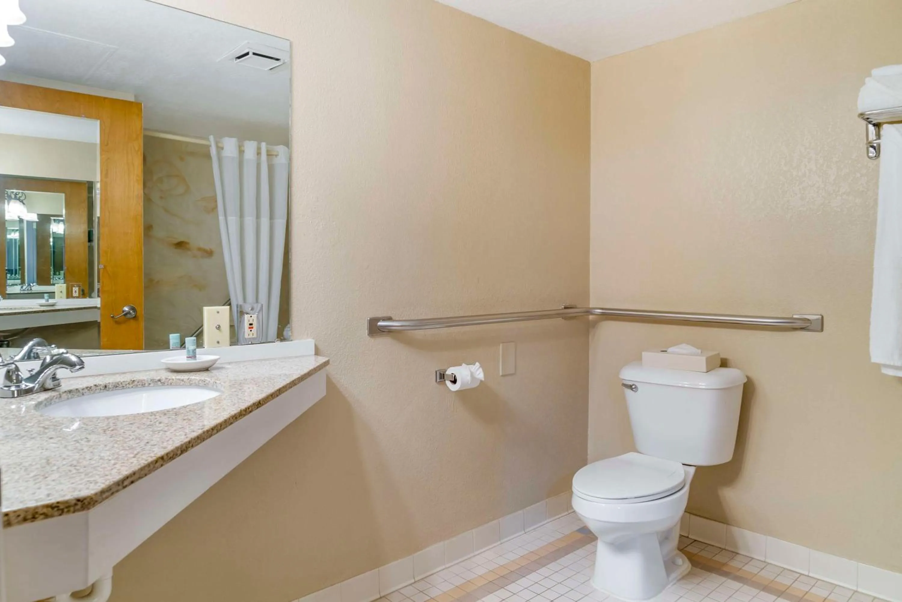 Bathroom in Best Western Greenfield Inn