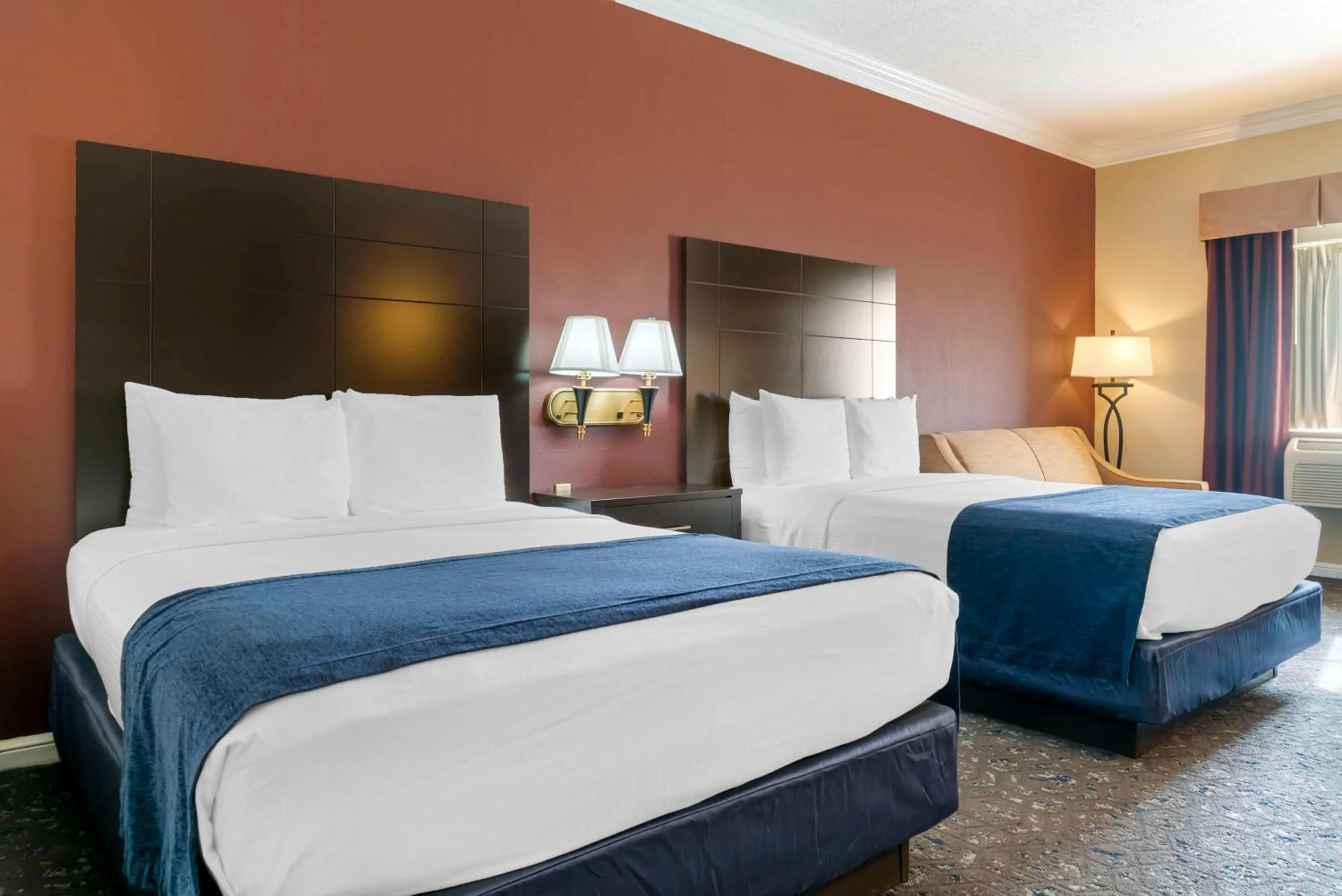 Bedroom, Bed in Best Western Greenfield Inn