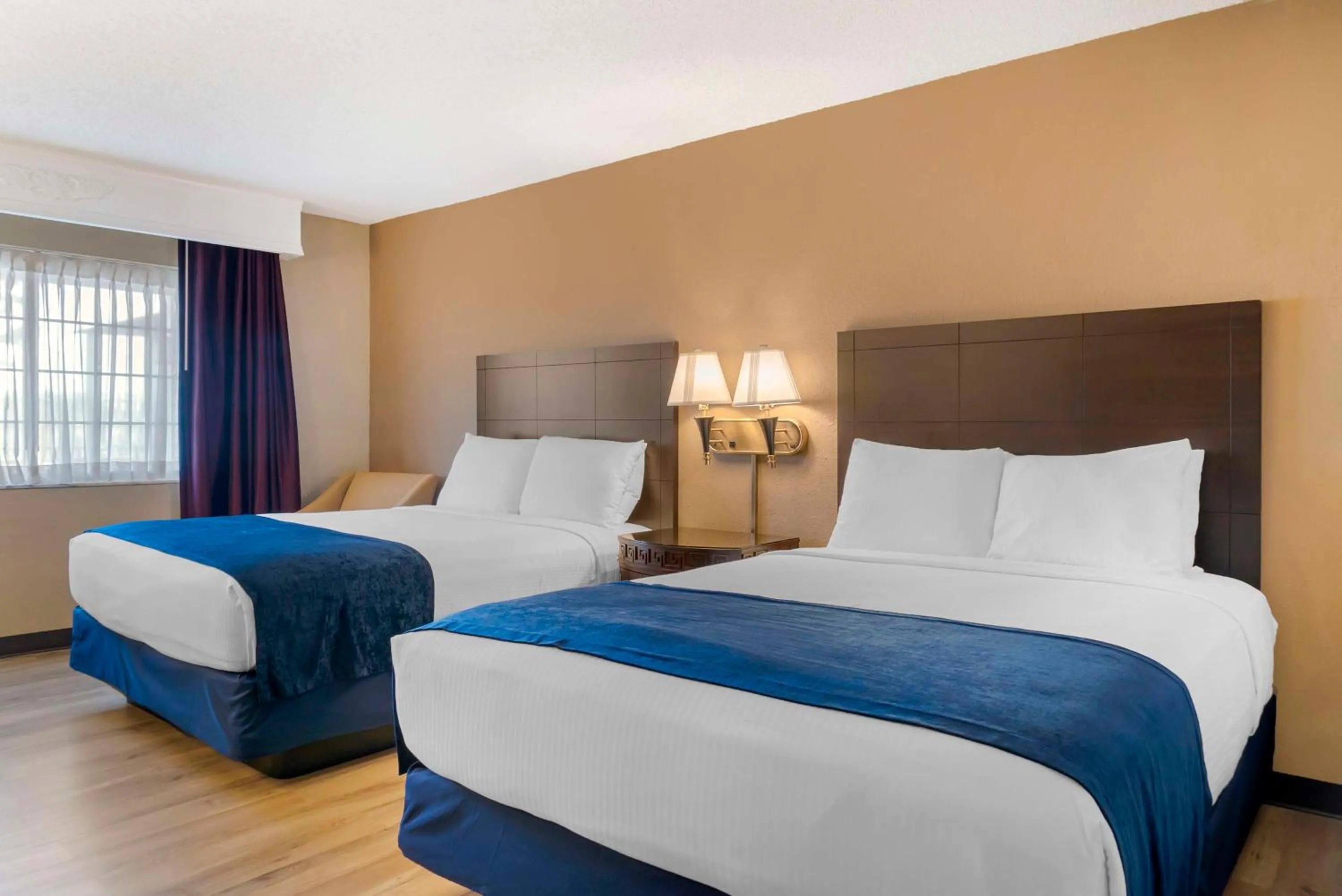 Bedroom, Bed in Best Western Greenfield Inn