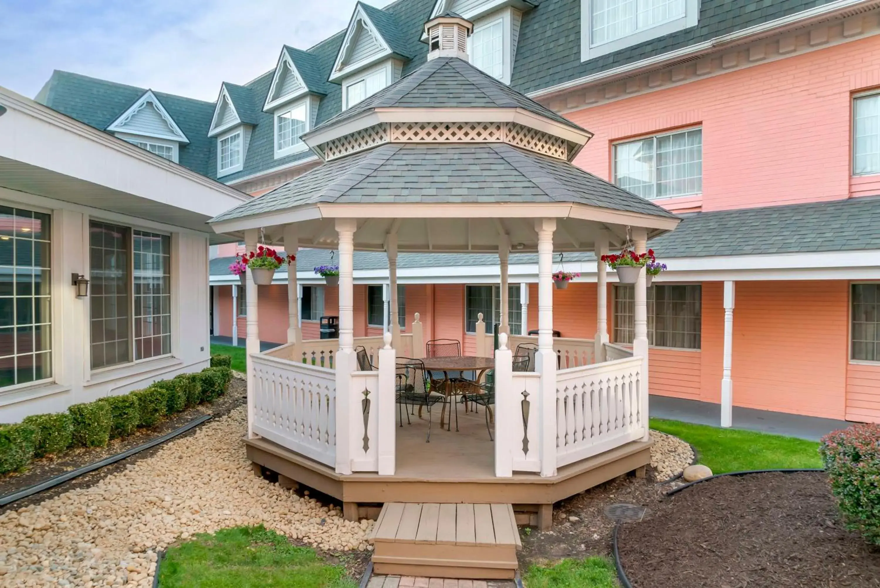 Property building in Best Western Greenfield Inn Property building in Best Western Greenfield Inn