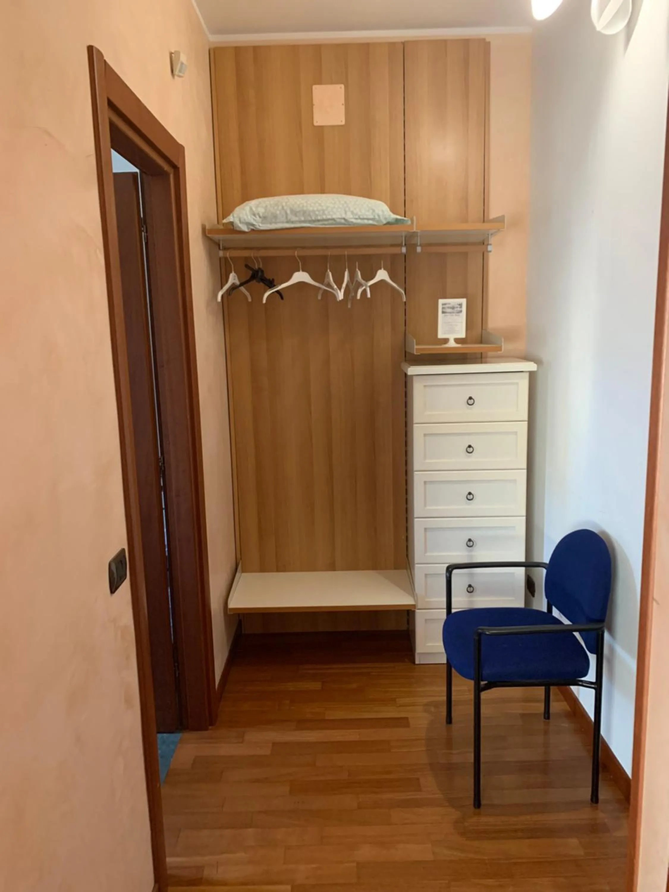 wardrobe in B&B Villa Maria