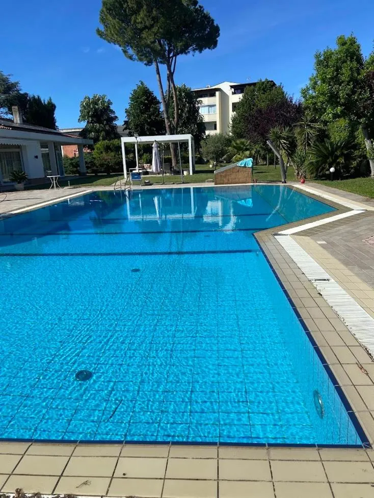 Swimming pool in B&B Villa Maria