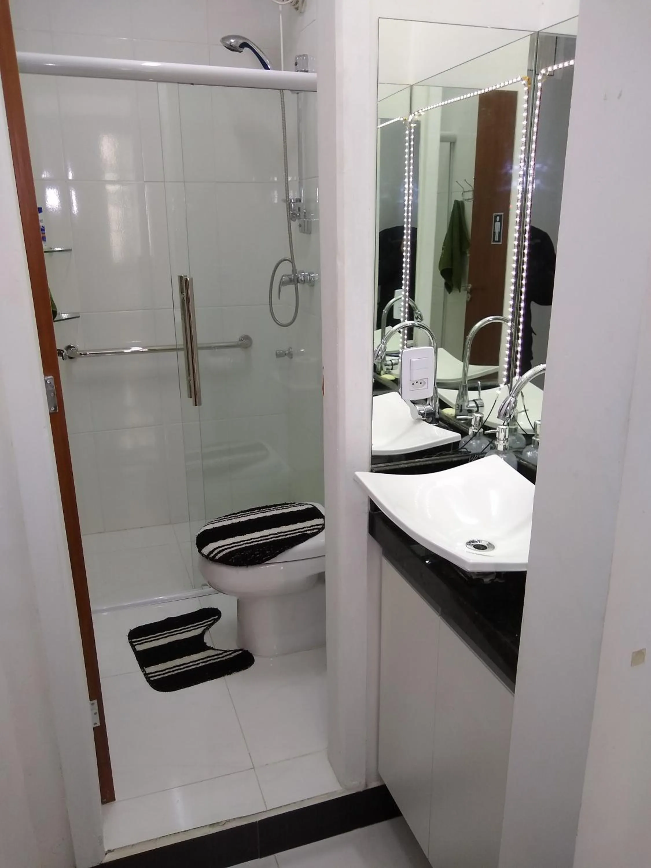 Shower in Curitiba Central Hostel