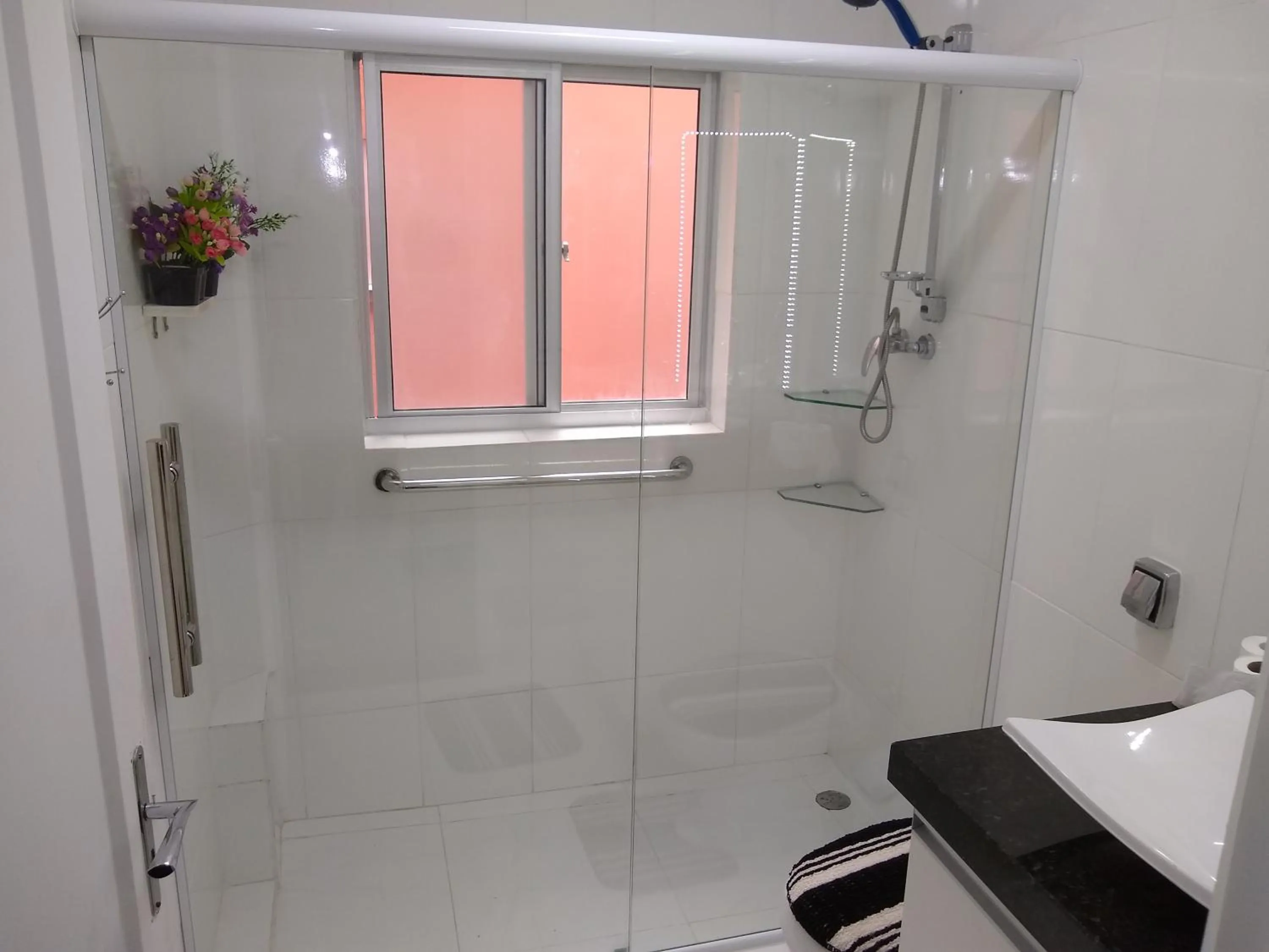 Bathroom in Curitiba Central Hostel