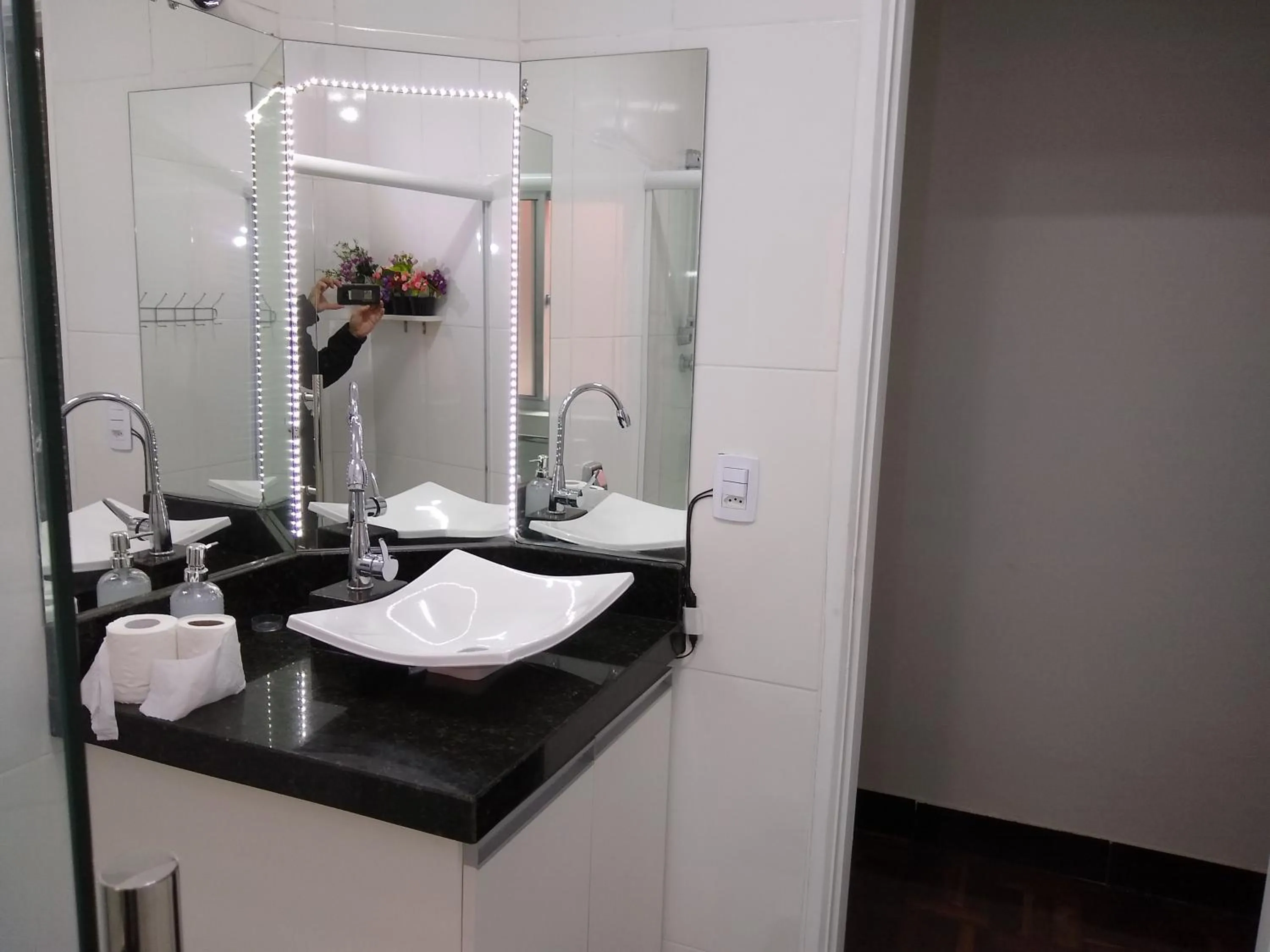 Shower in Curitiba Central Hostel