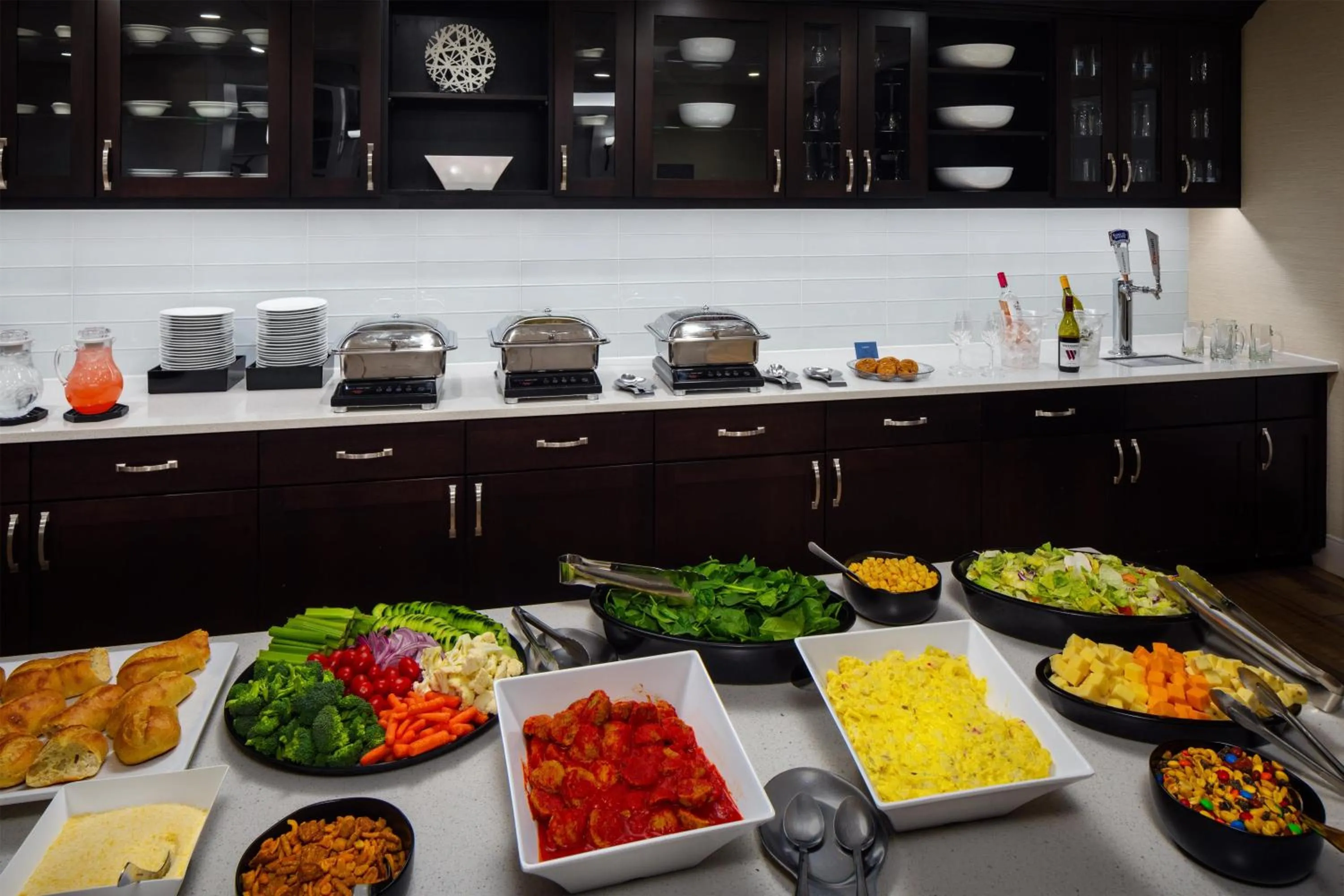 Dining area in Homewood Suites by Hilton Denver International Airport