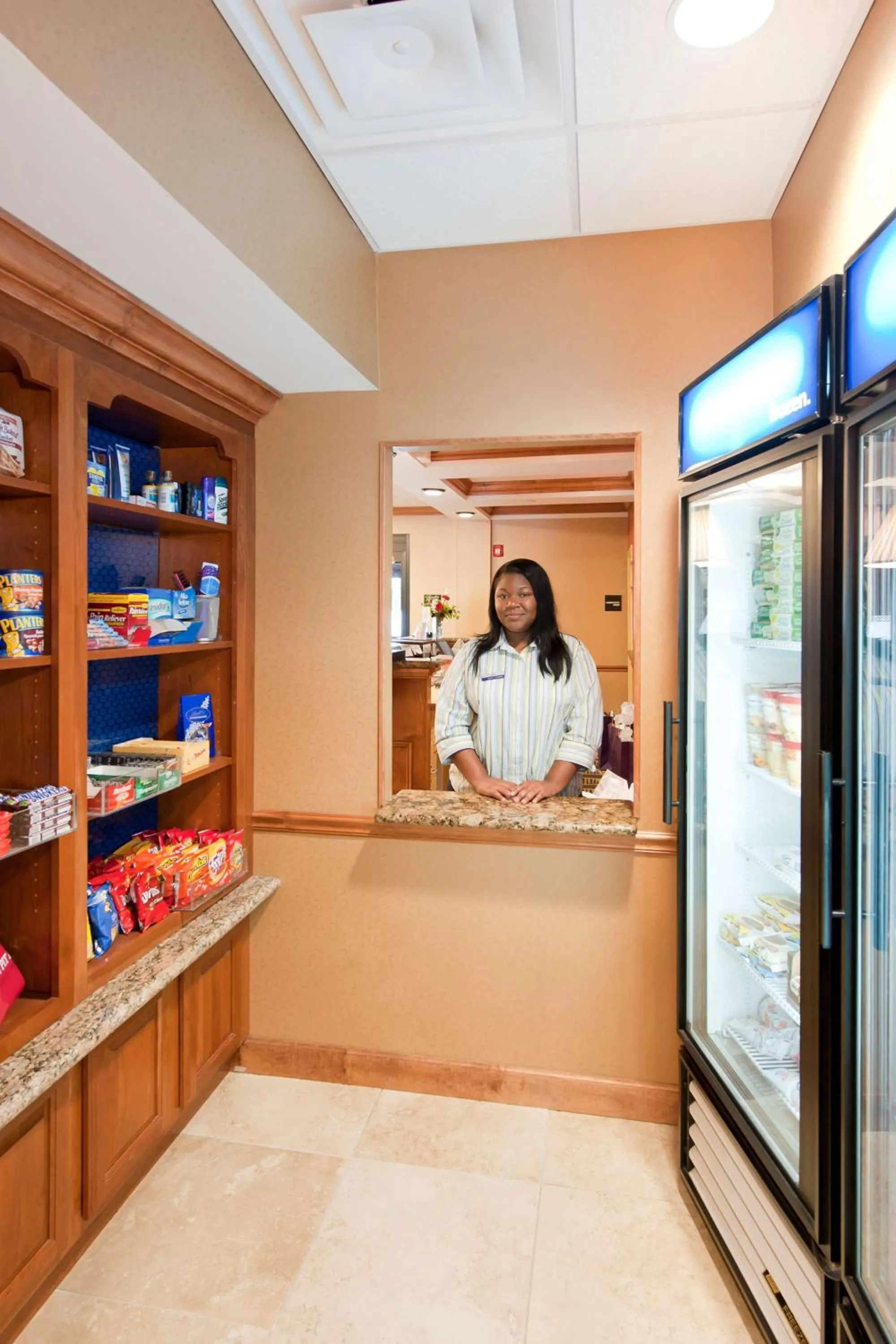 Dining area in Hampton Inn & Suites Columbia at the University of Missouri