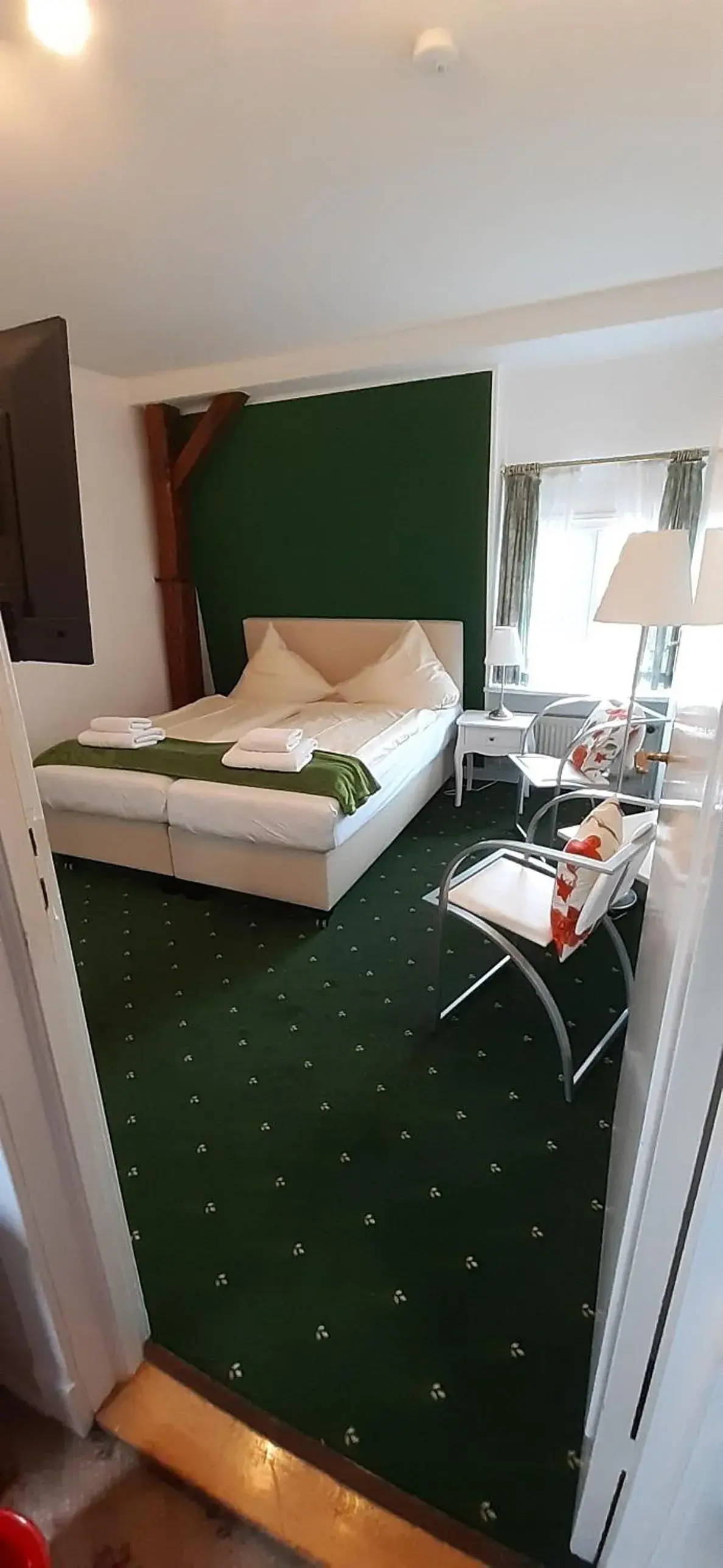 Small Double Room - single occupancy in Hotel Deutsches Haus Small Double Room - single occupancy in Hotel Deutsches Haus