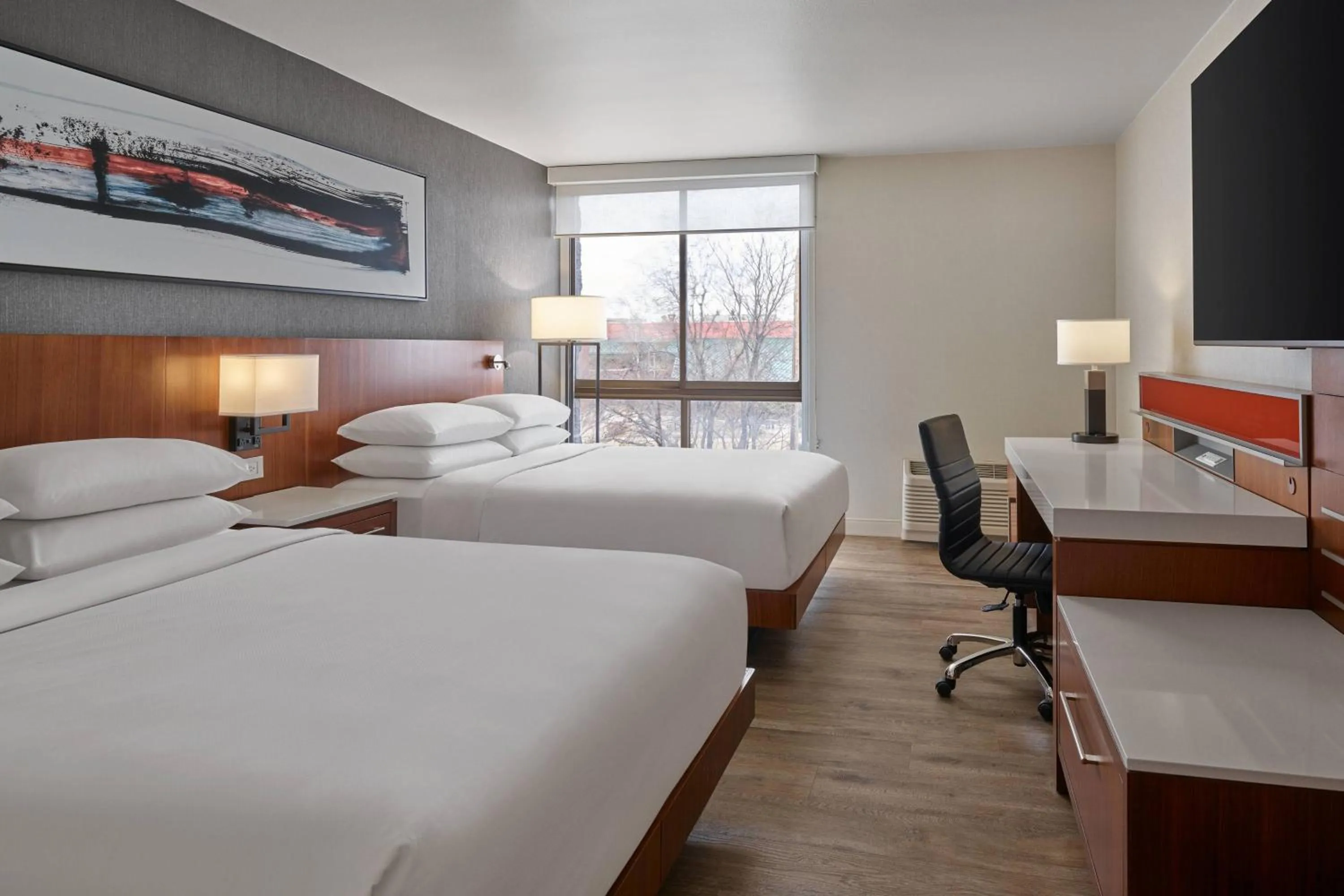 Photo of the whole room, Bed in Delta Hotels by Marriott Denver Thornton