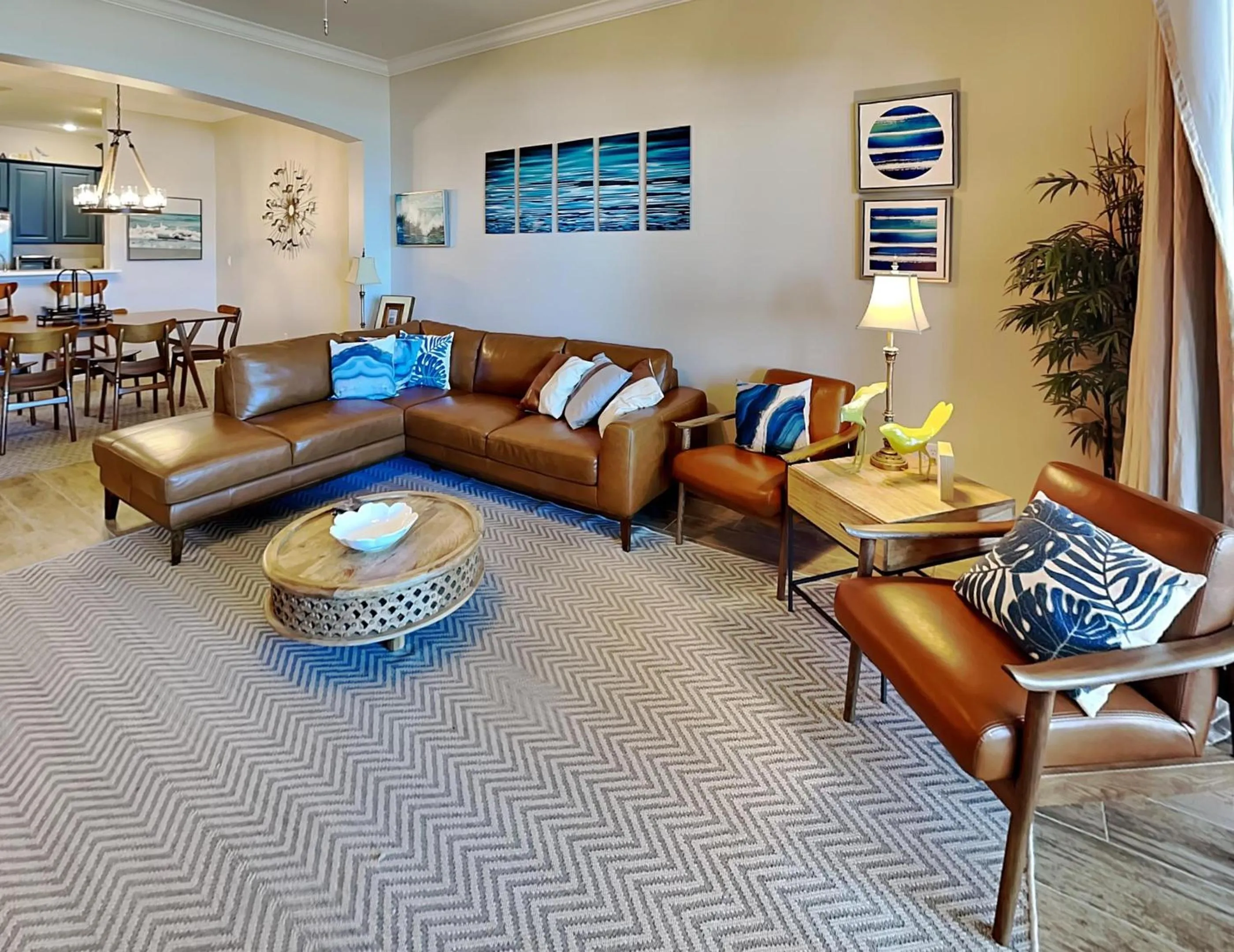 Property building in 832 Cinnamon Beach