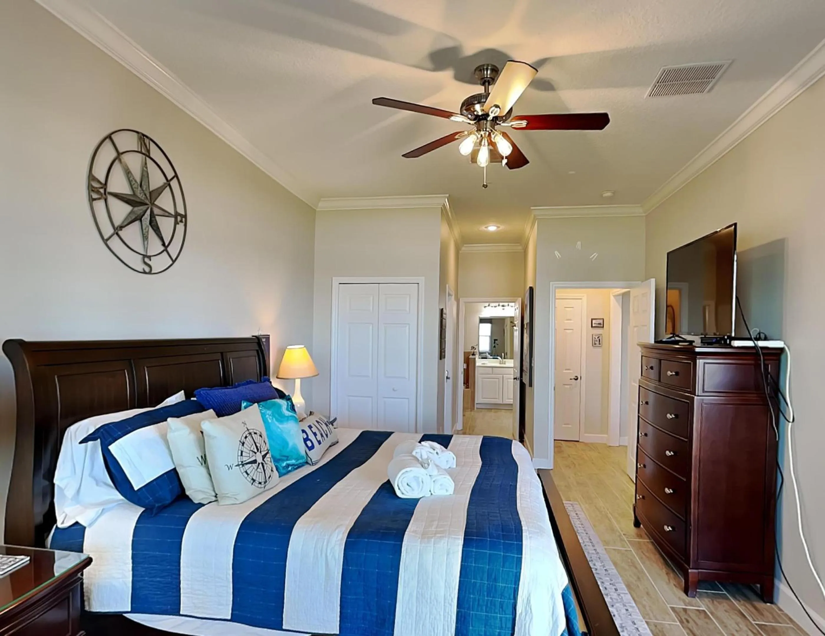 Property building, Bed in 832 Cinnamon Beach