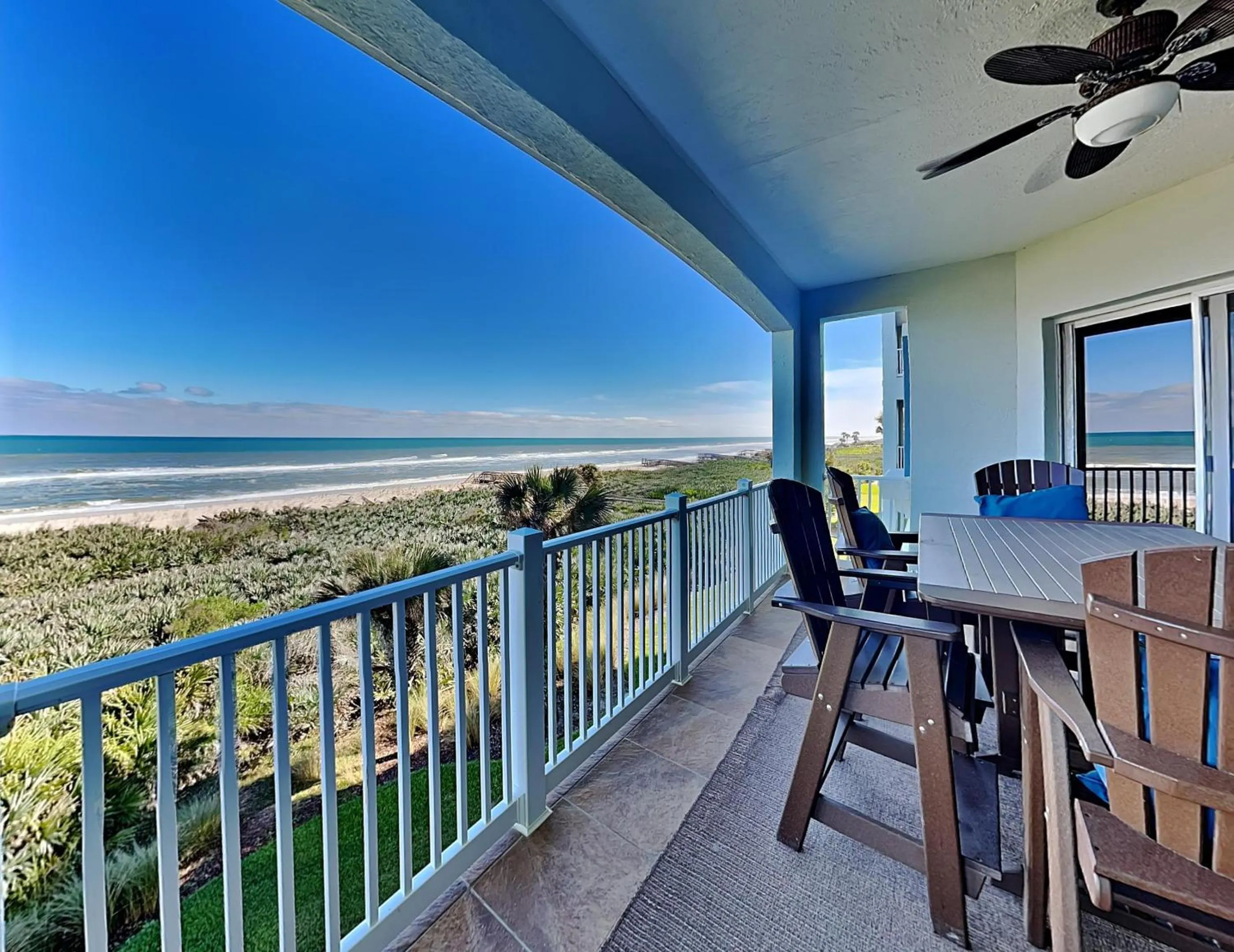 Property building in 832 Cinnamon Beach