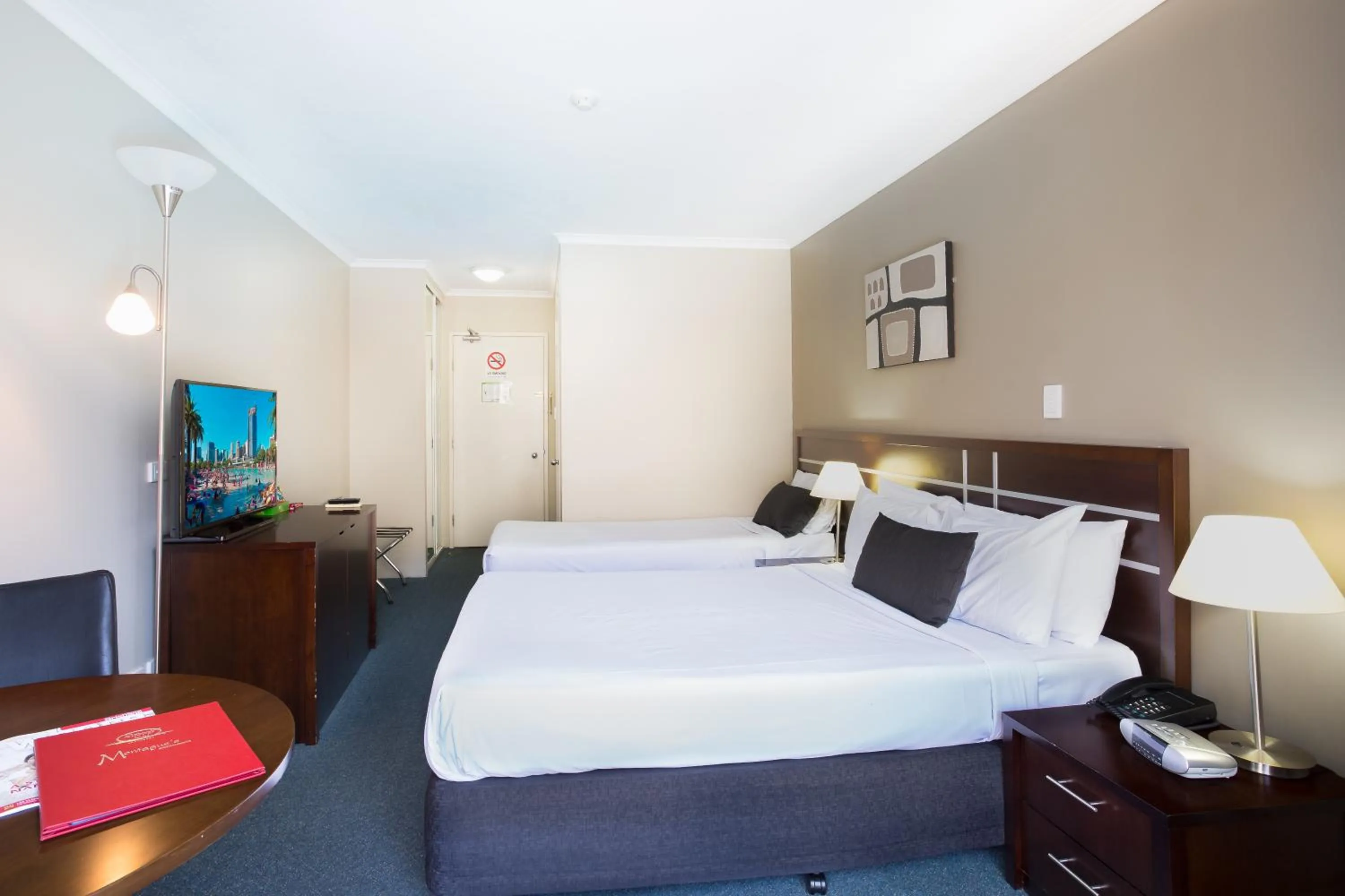 Bed in Riverside Hotel Southbank