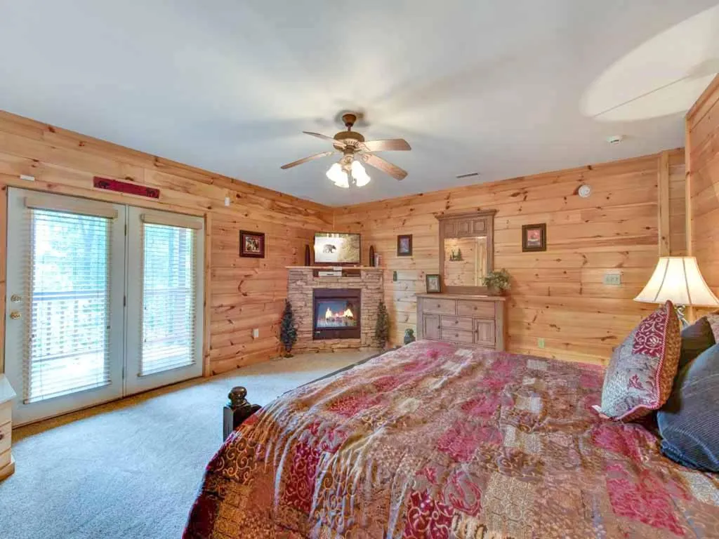 Property building, Bed in Our Mountain Getaway