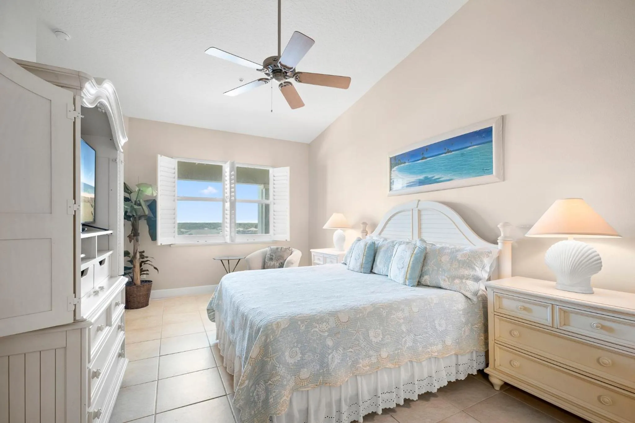 Property building, Bed in 1061 Cinnamon Beach